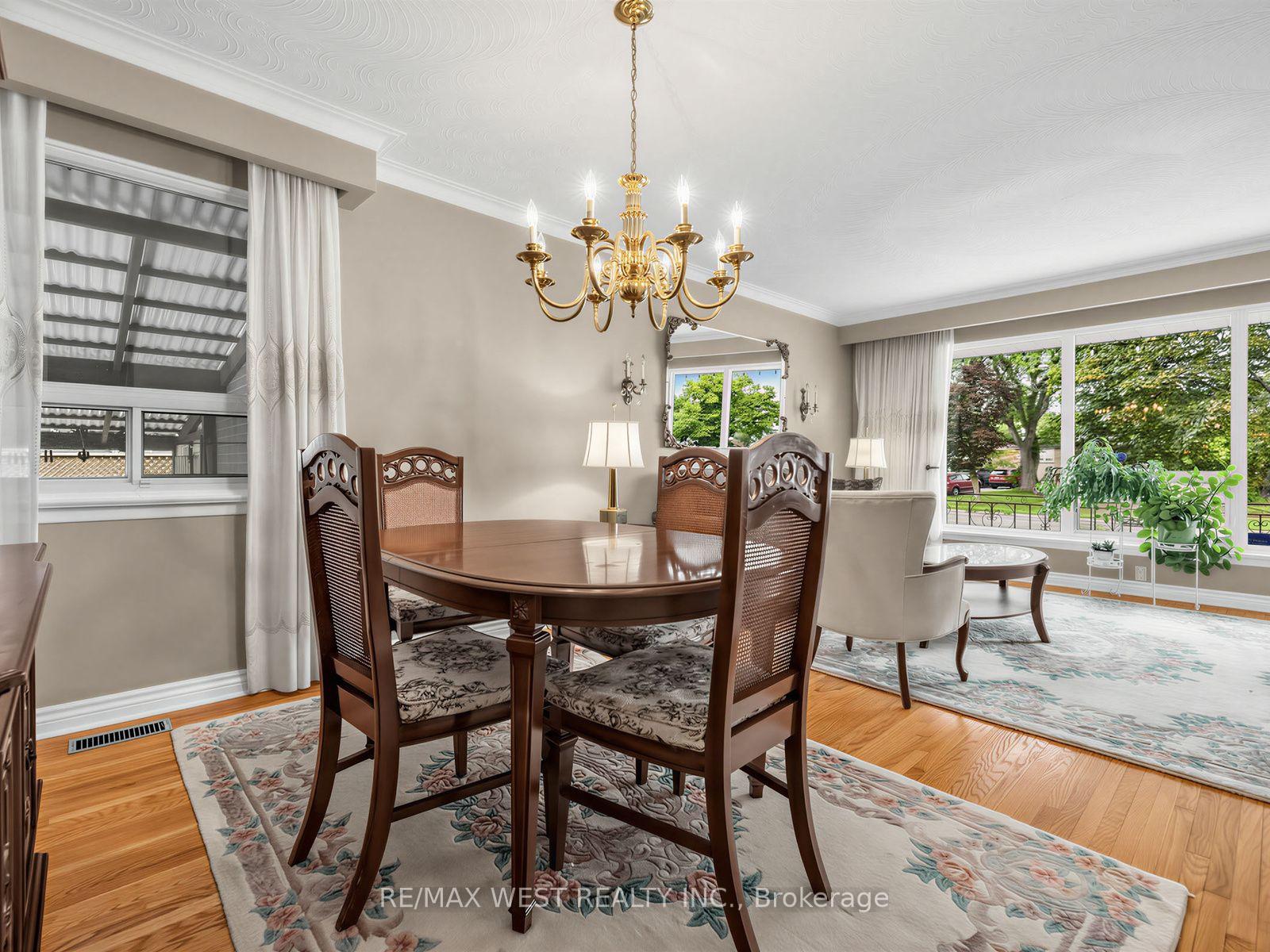 Photo 10 of 407 Brimorton Drive, Scarborough, Woburn — HOMEH