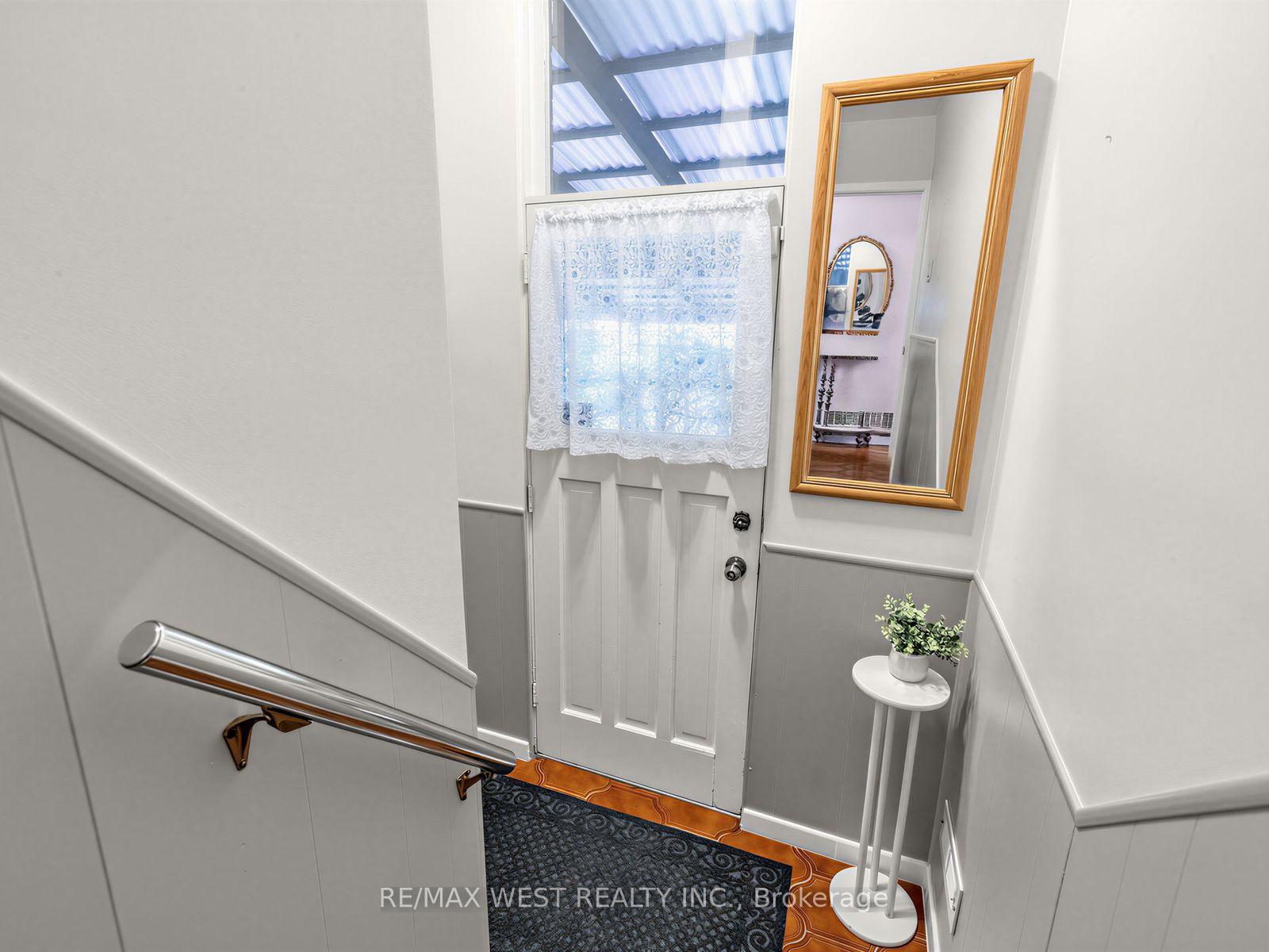 Photo 15 of 407 Brimorton Drive, Scarborough, Woburn — HOMEH