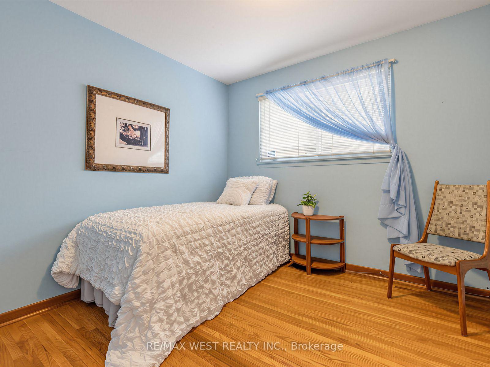 Photo 16 of 407 Brimorton Drive, Scarborough, Woburn — HOMEH