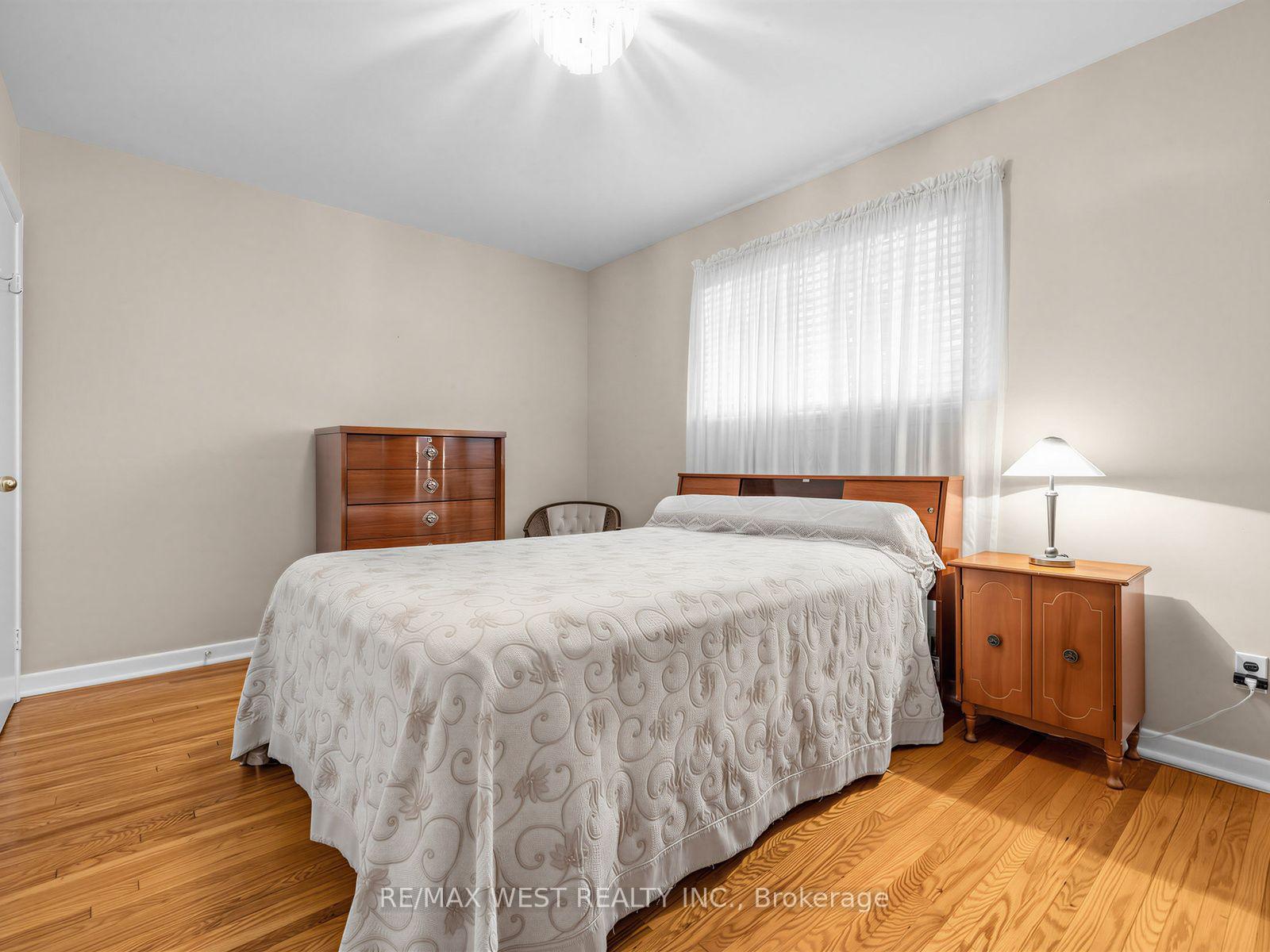 Photo 20 of 407 Brimorton Drive, Scarborough, Woburn — HOMEH