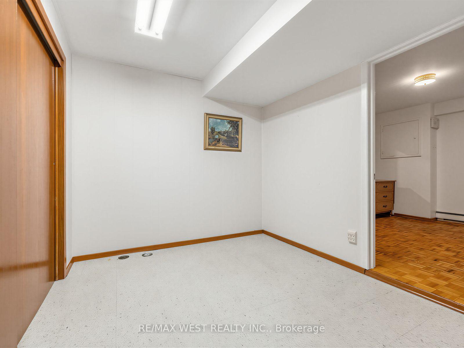 Photo 29 of 407 Brimorton Drive, Scarborough, Woburn — HOMEH