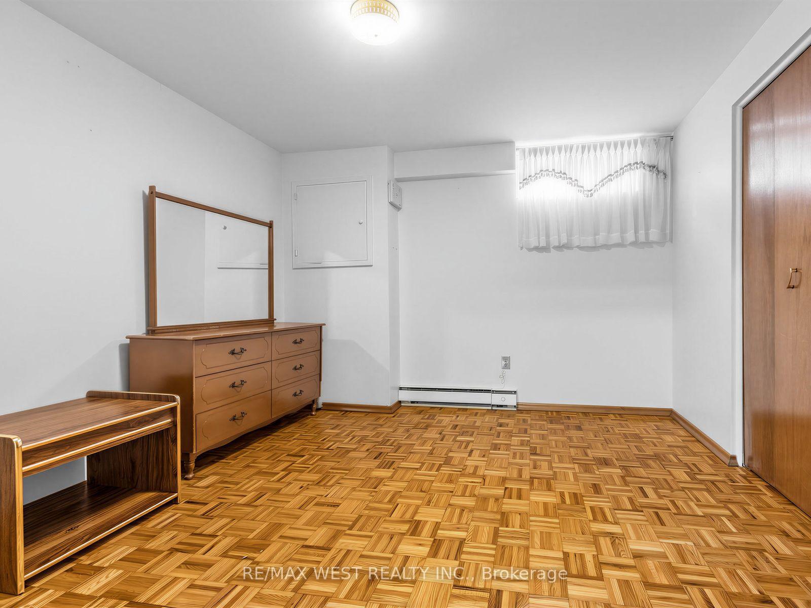 Photo 30 of 407 Brimorton Drive, Scarborough, Woburn — HOMEH