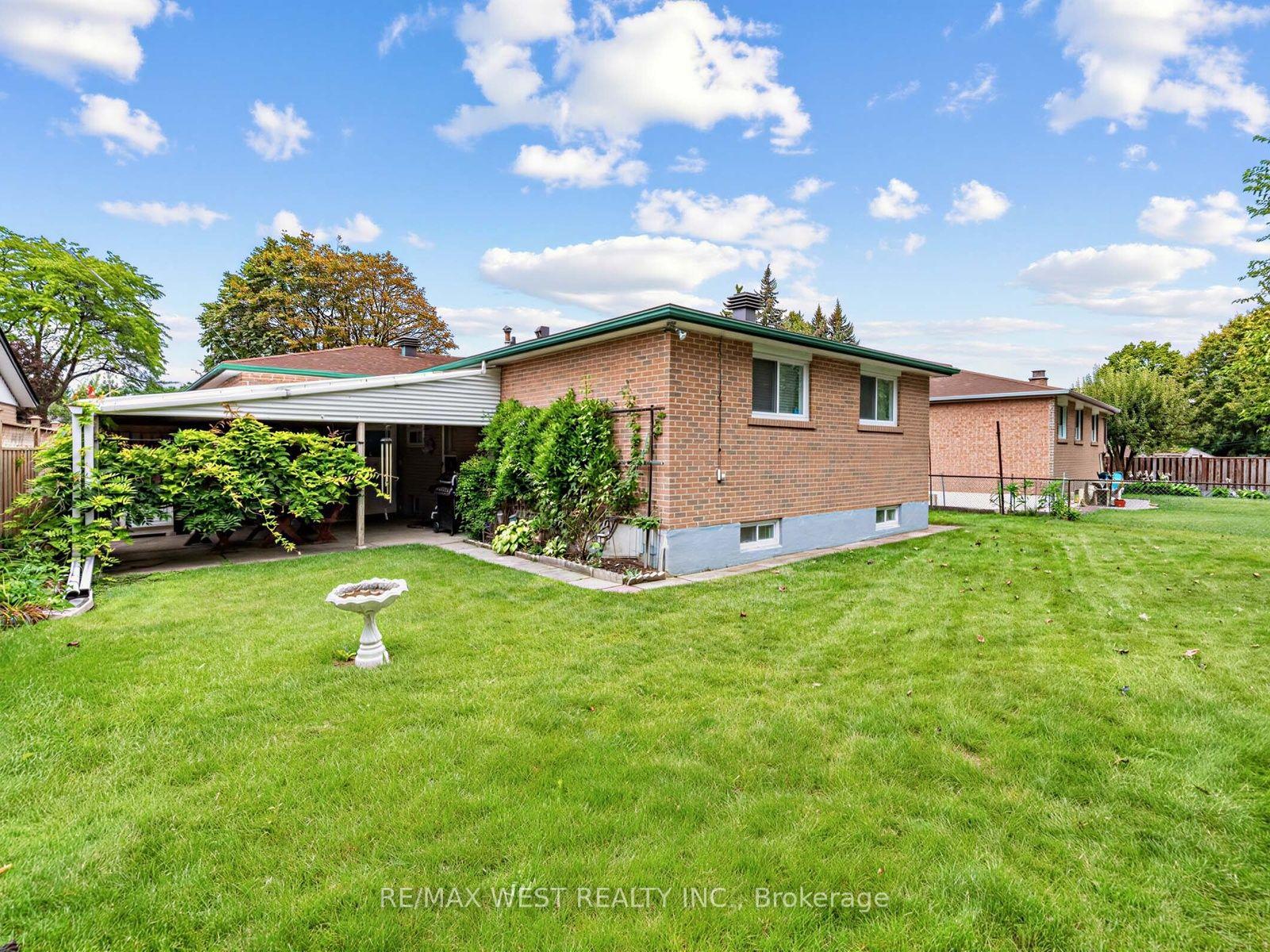 Photo 34 of 407 Brimorton Drive, Scarborough, Woburn — HOMEH