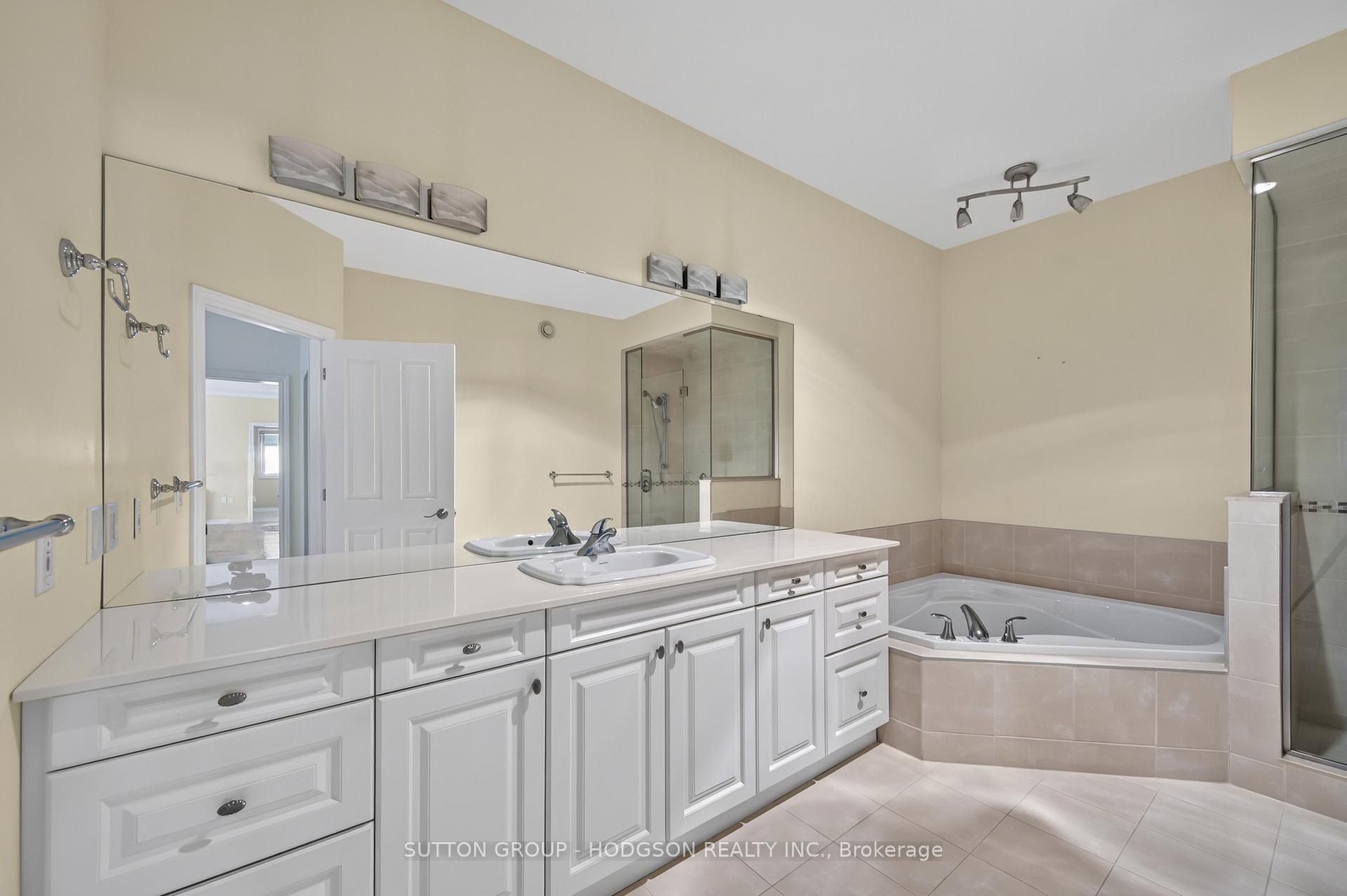Photo 16 of 2304 Jack Nash Drive, London, South A — HOMEH