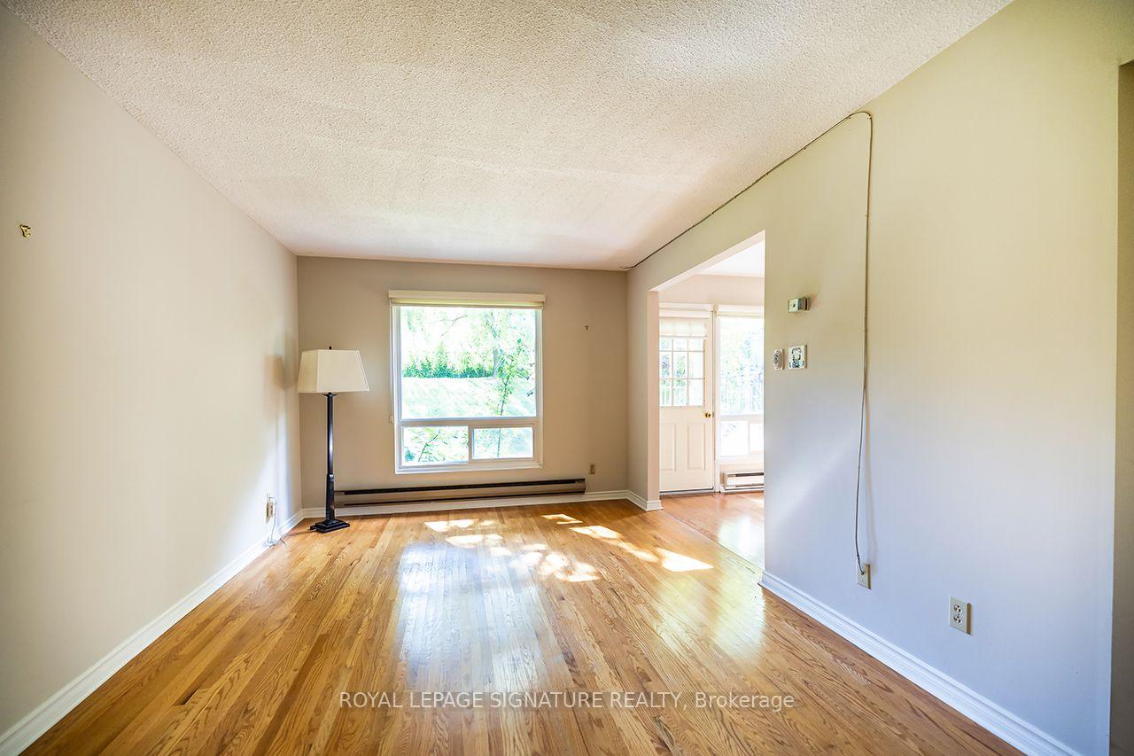 Photo 3 of 62 Thorny Vineway, North York, Bayview Village — HOMEH