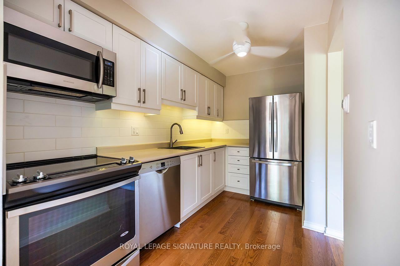 Photo 6 of 62 Thorny Vineway, North York, Bayview Village — HOMEH