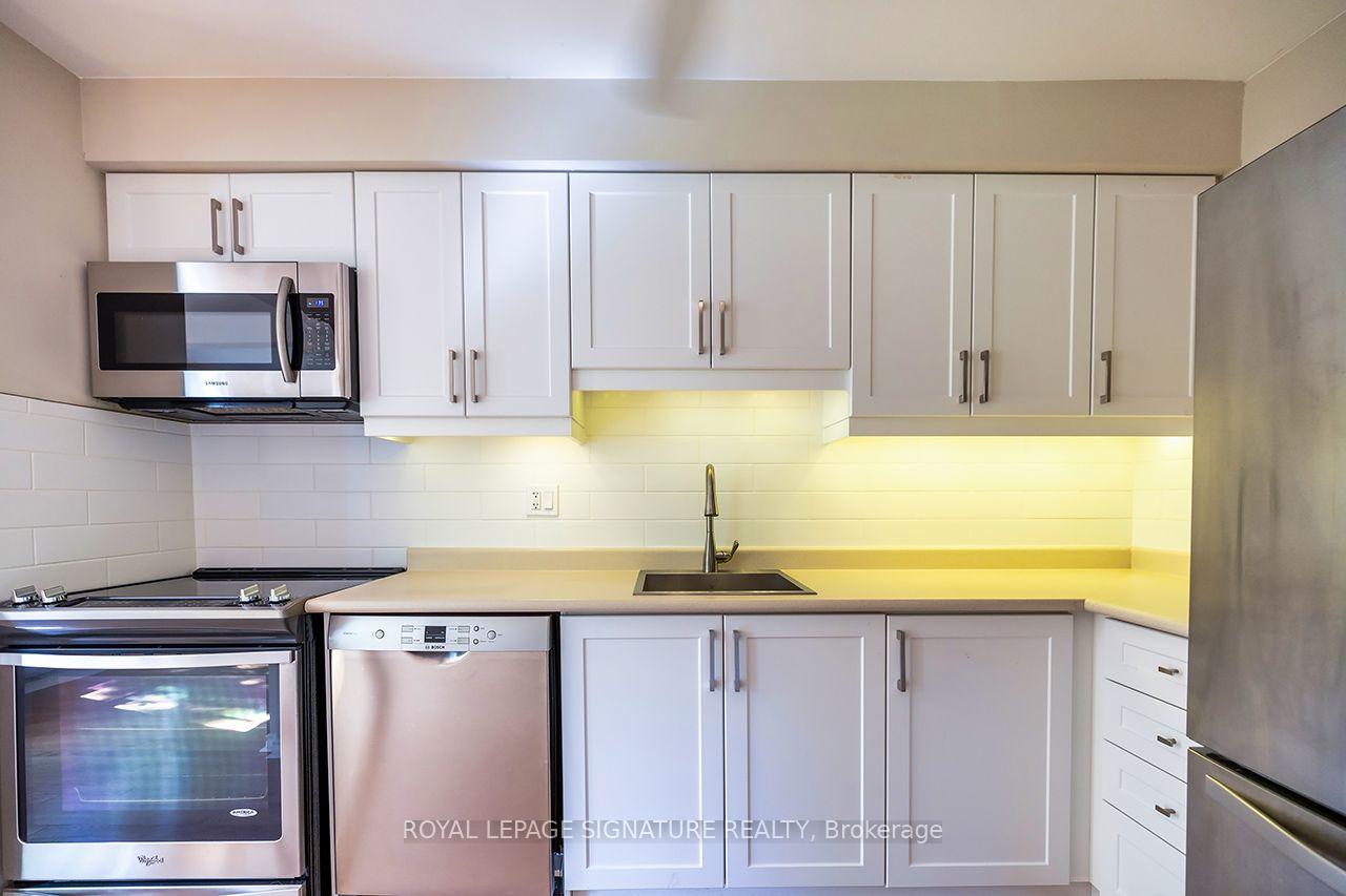 Photo 7 of 62 Thorny Vineway, North York, Bayview Village — HOMEH