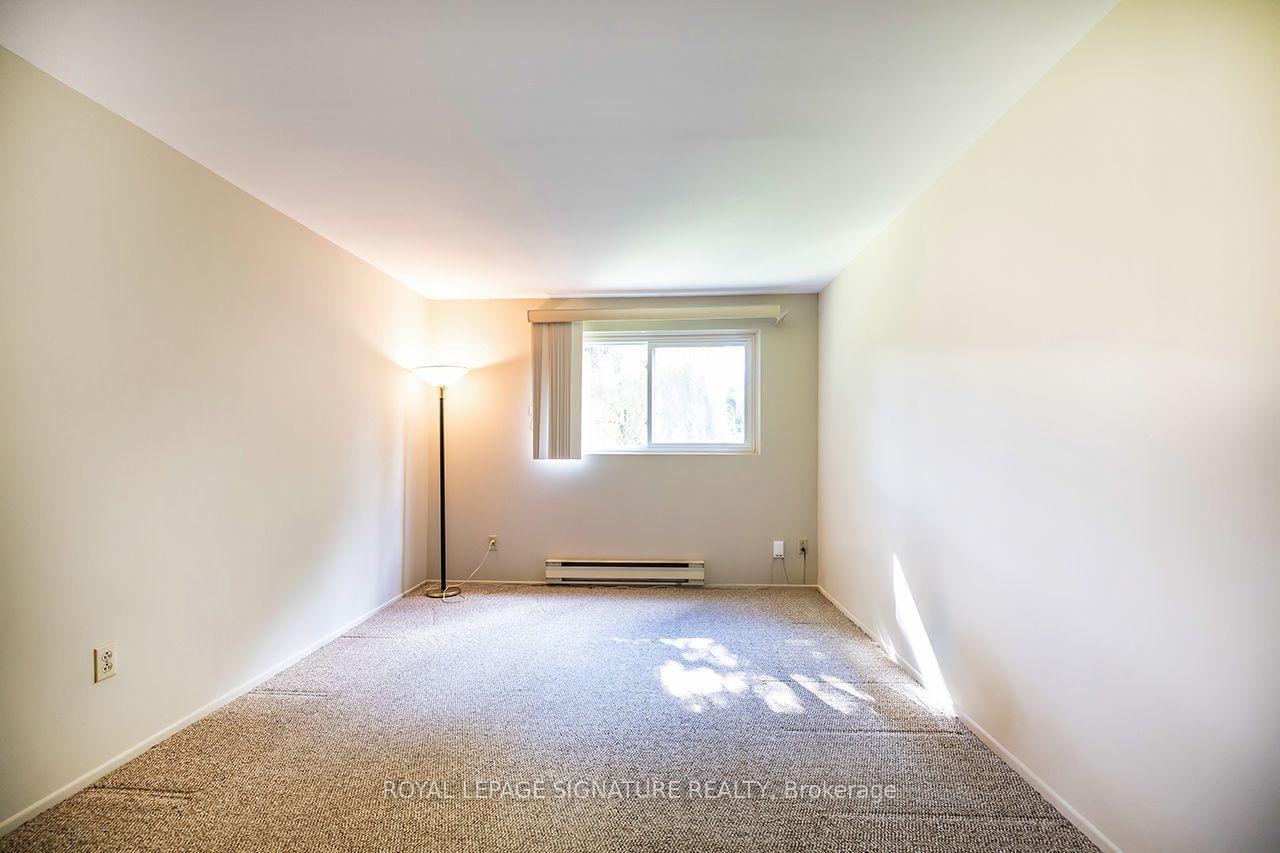 Photo 9 of 62 Thorny Vineway, North York, Bayview Village — HOMEH