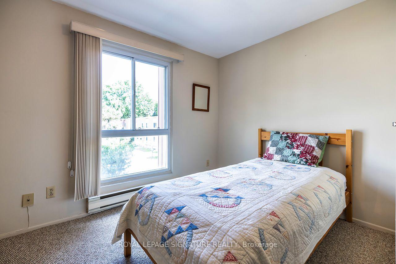 Photo 11 of 62 Thorny Vineway, North York, Bayview Village — HOMEH
