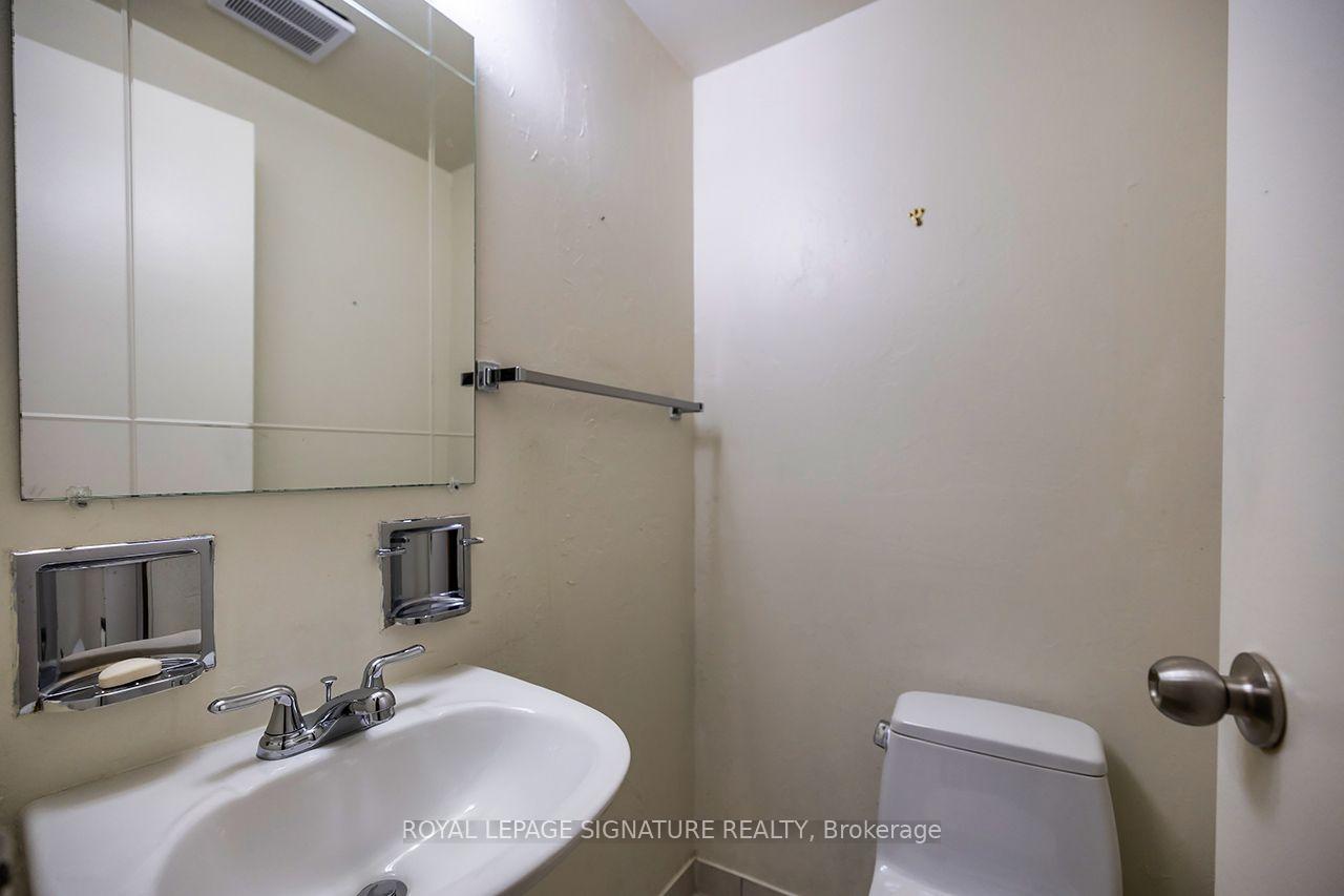 Photo 13 of 62 Thorny Vineway, North York, Bayview Village — HOMEH