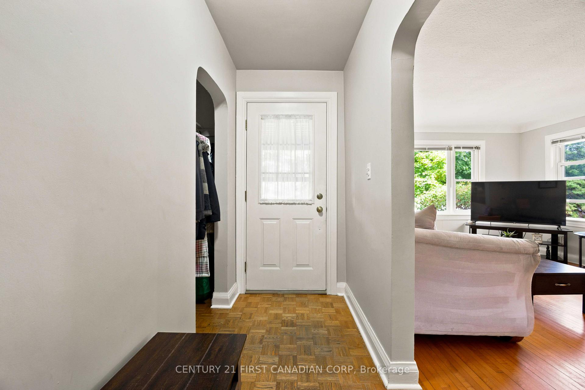 Photo 6 of 1027 London Road, Sarnia — HOMEH