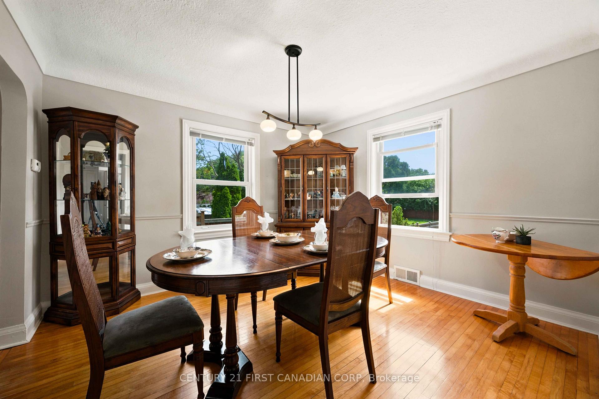 Photo 12 of 1027 London Road, Sarnia — HOMEH