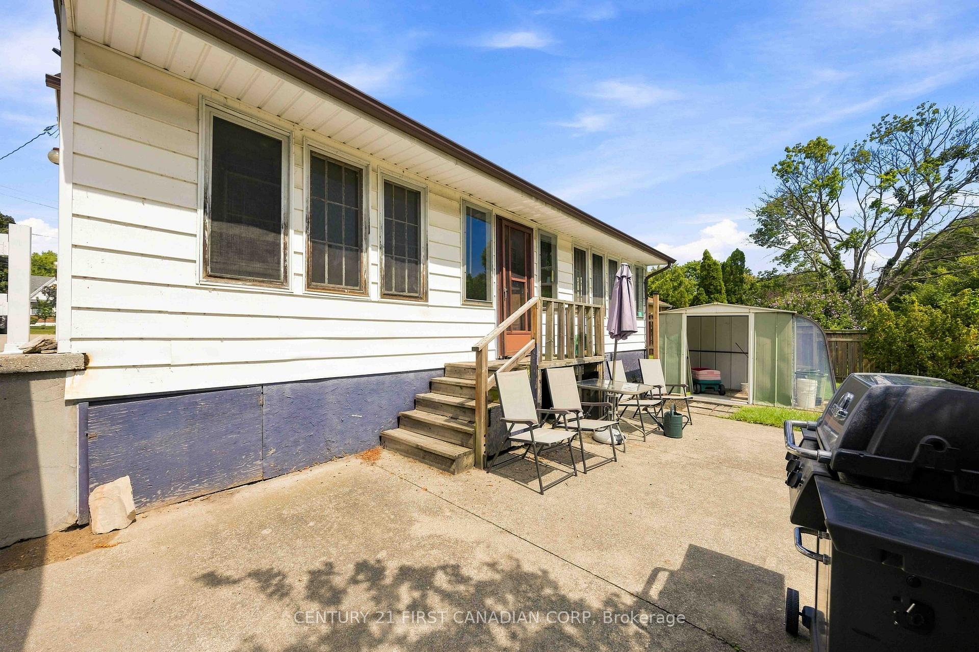 Photo 33 of 1027 London Road, Sarnia — HOMEH