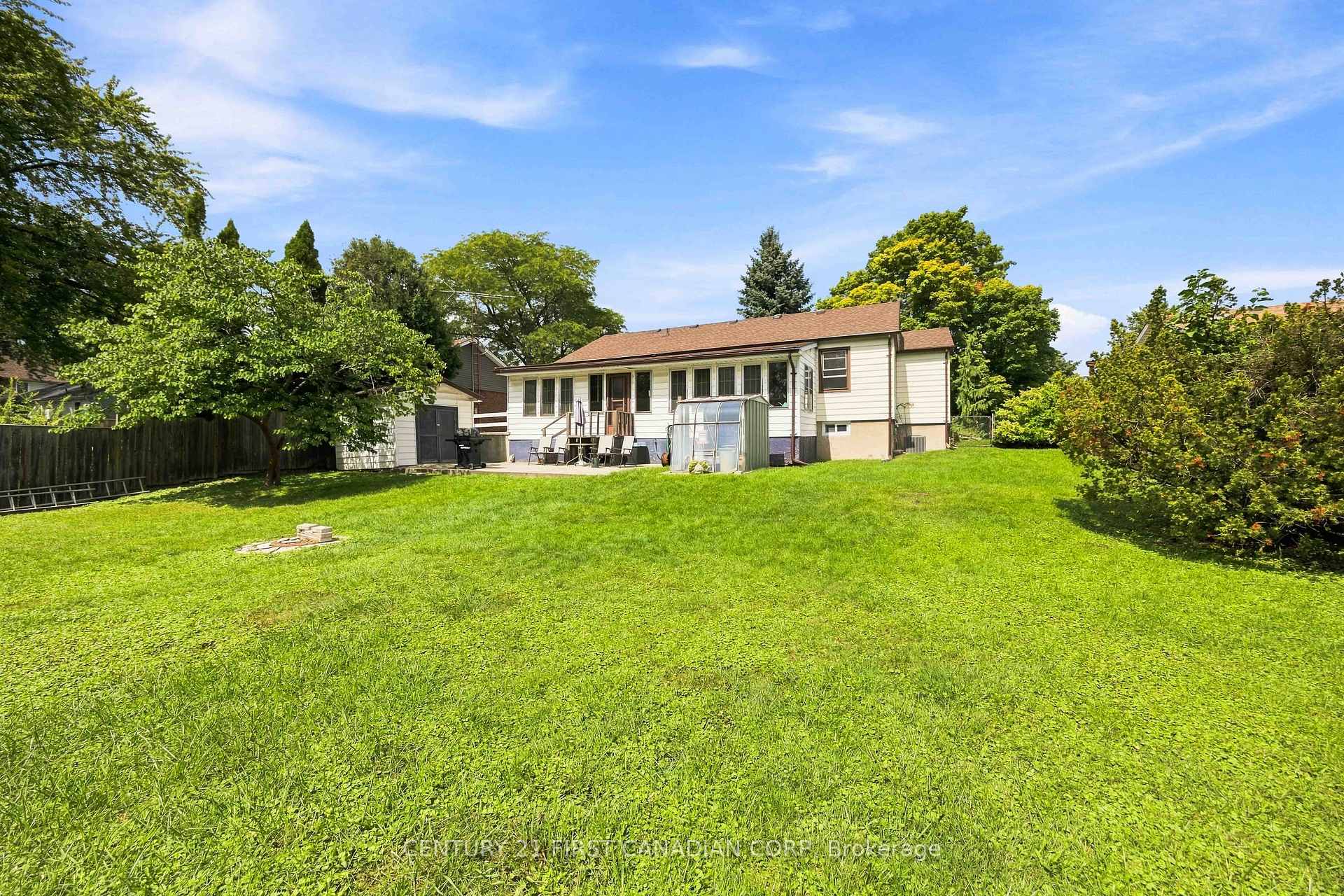 Photo 36 of 1027 London Road, Sarnia — HOMEH