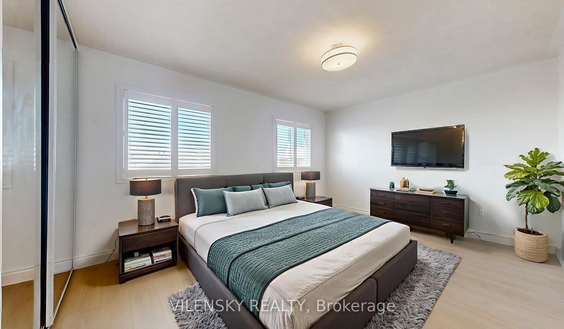Photo 14 of 26 Coast Avenue, Vaughan, Vellore Village — HOMEH