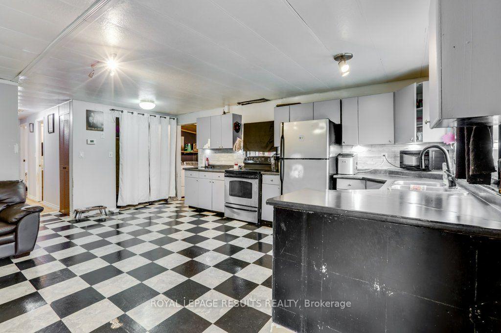 Photo 9 of 24 Pineview Avenue, Malahide, Rural Malahide — HOMEH