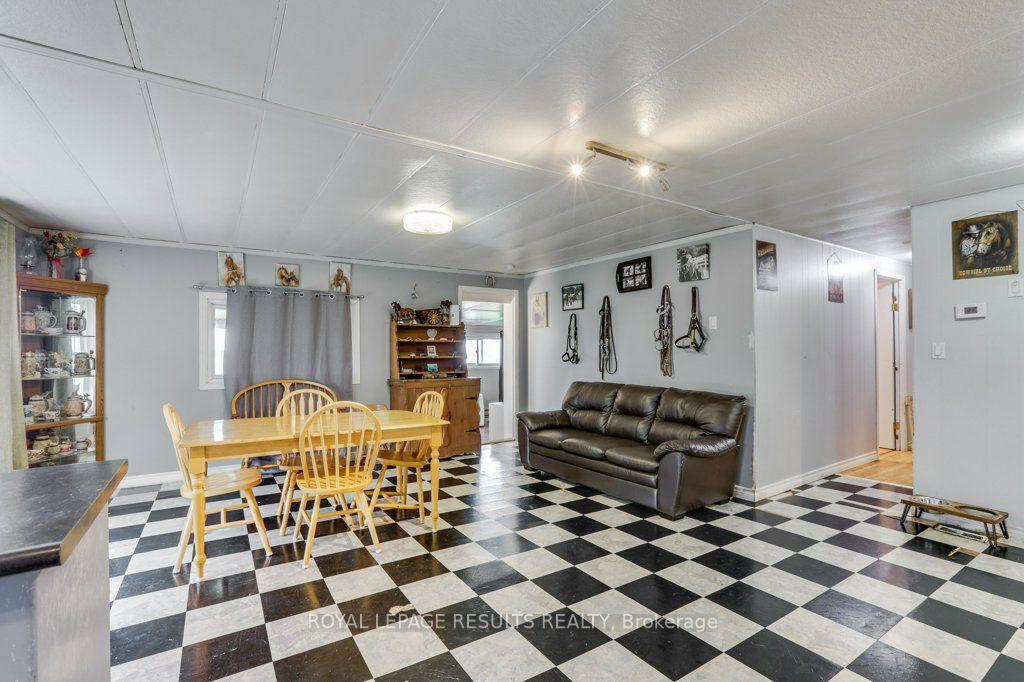 Photo 10 of 24 Pineview Avenue, Malahide, Rural Malahide — HOMEH