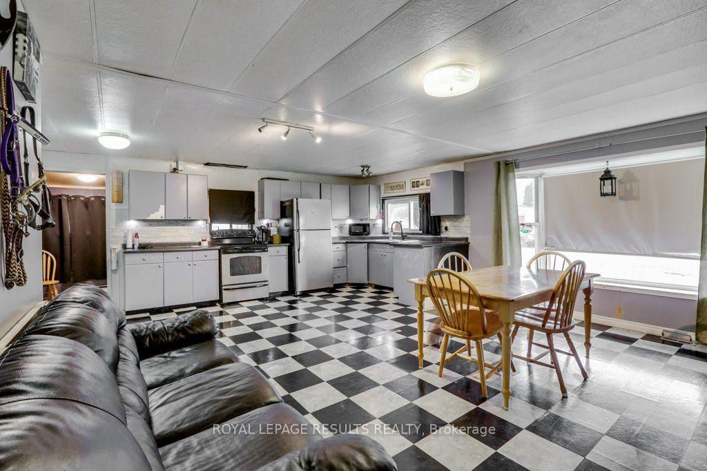 Photo 14 of 24 Pineview Avenue, Malahide, Rural Malahide — HOMEH