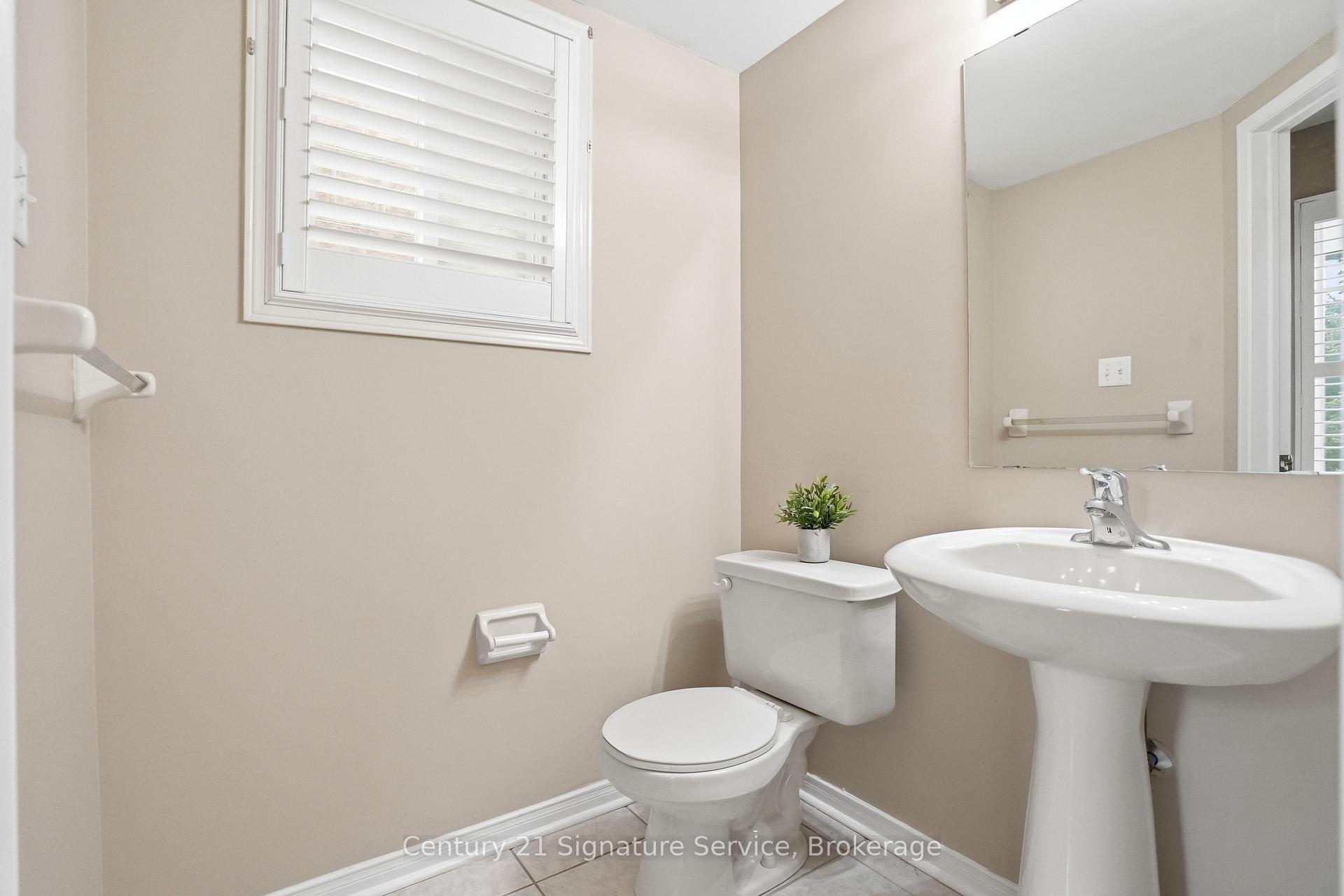Photo 7 of 4 Cloverlawn Street, Brampton, Fletcher's Meadow — HOMEH