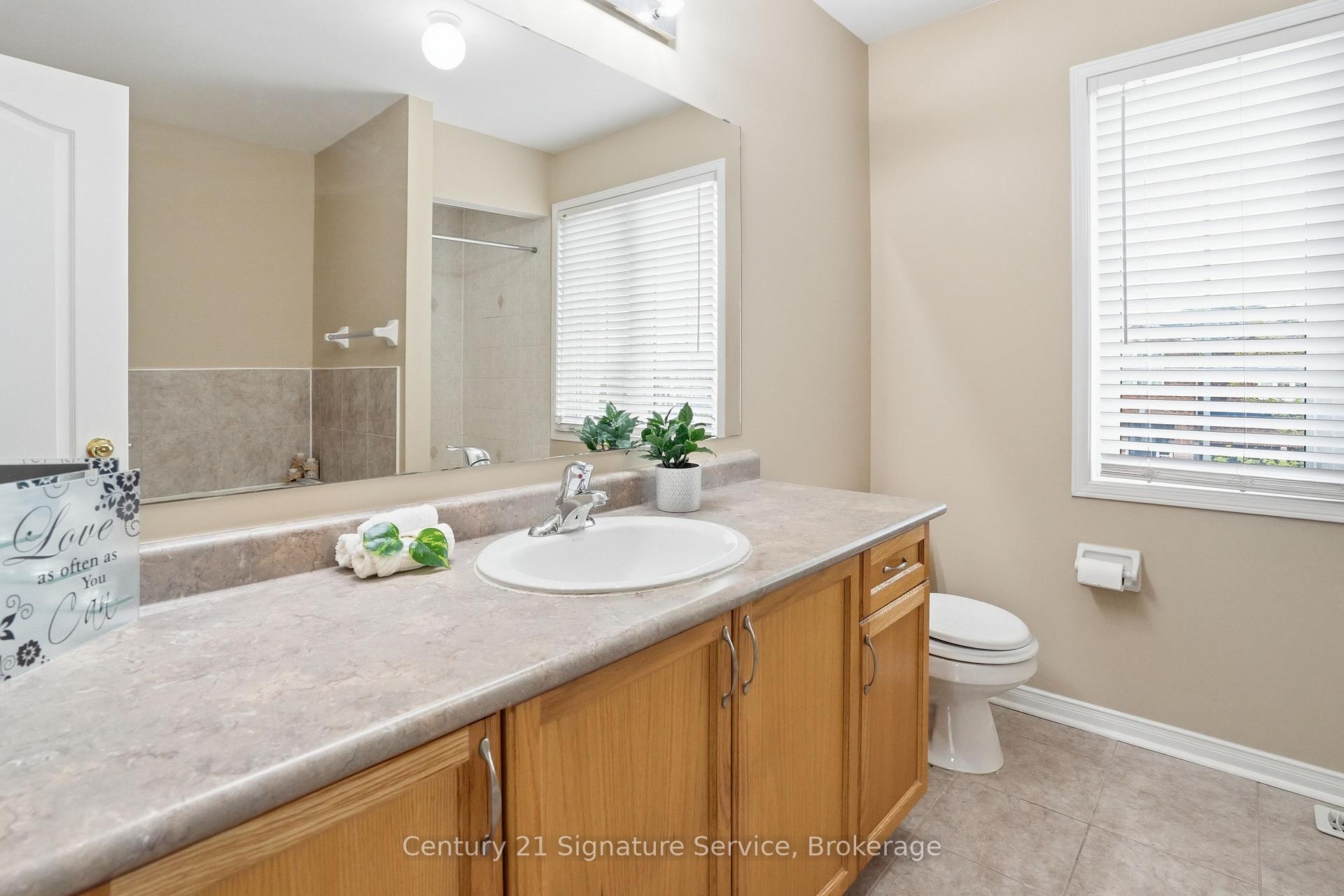 Photo 15 of 4 Cloverlawn Street, Brampton, Fletcher's Meadow — HOMEH