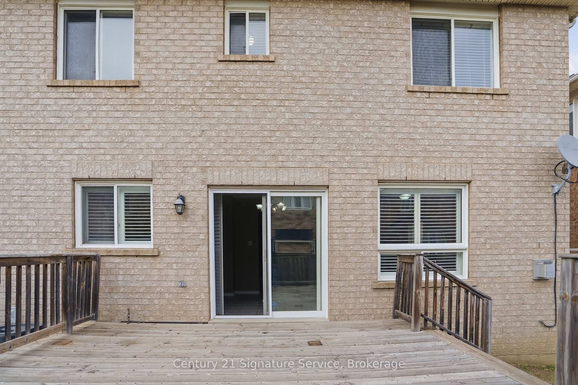 Photo 30 of 4 Cloverlawn Street, Brampton, Fletcher's Meadow — HOMEH