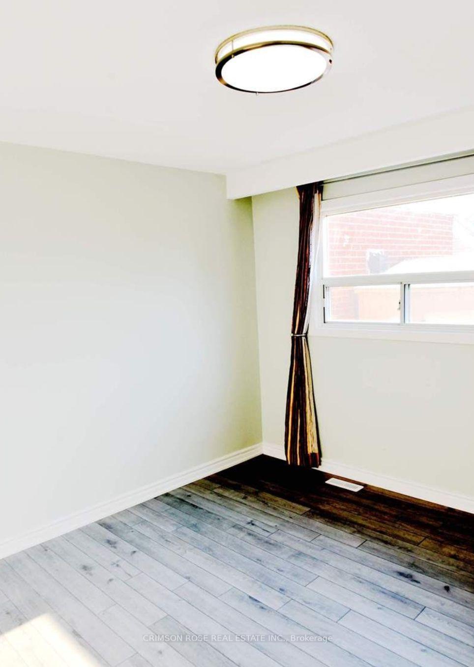 Photo 6 of Unit Main Floor, 481 Fergo Avenue, Mississauga, Cooksville — HOMEH