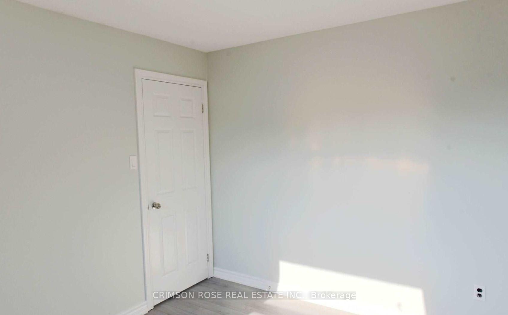 Photo 7 of Unit Main Floor, 481 Fergo Avenue, Mississauga, Cooksville — HOMEH