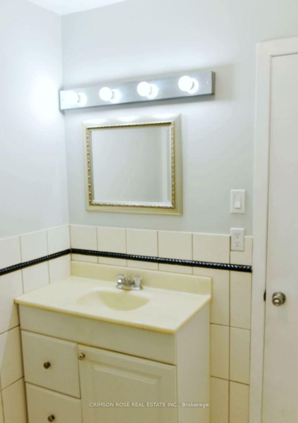 Photo 10 of Unit Main Floor, 481 Fergo Avenue, Mississauga, Cooksville — HOMEH