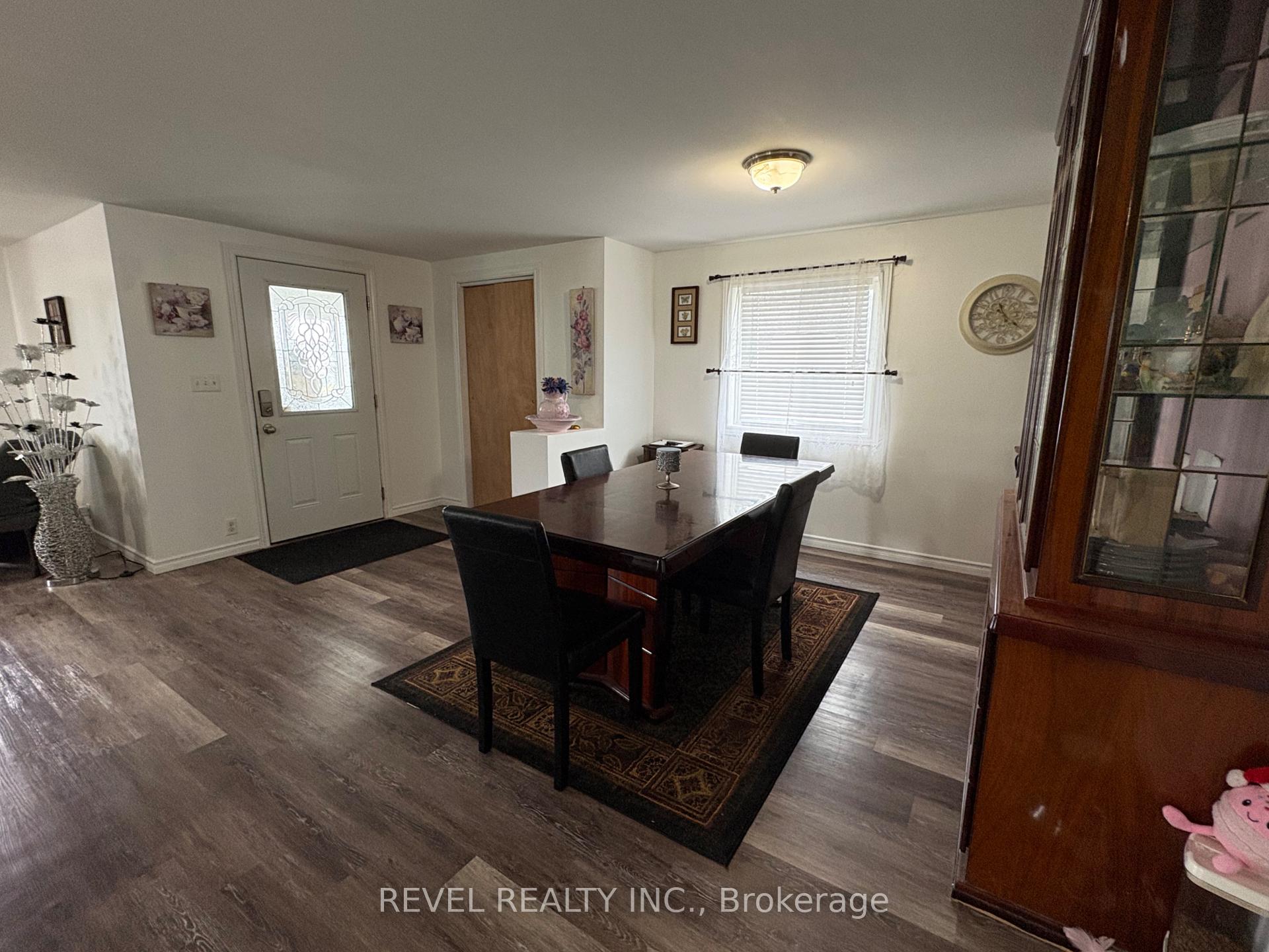 Photo 4 of 13 King Street, Cochrane — HOMEH