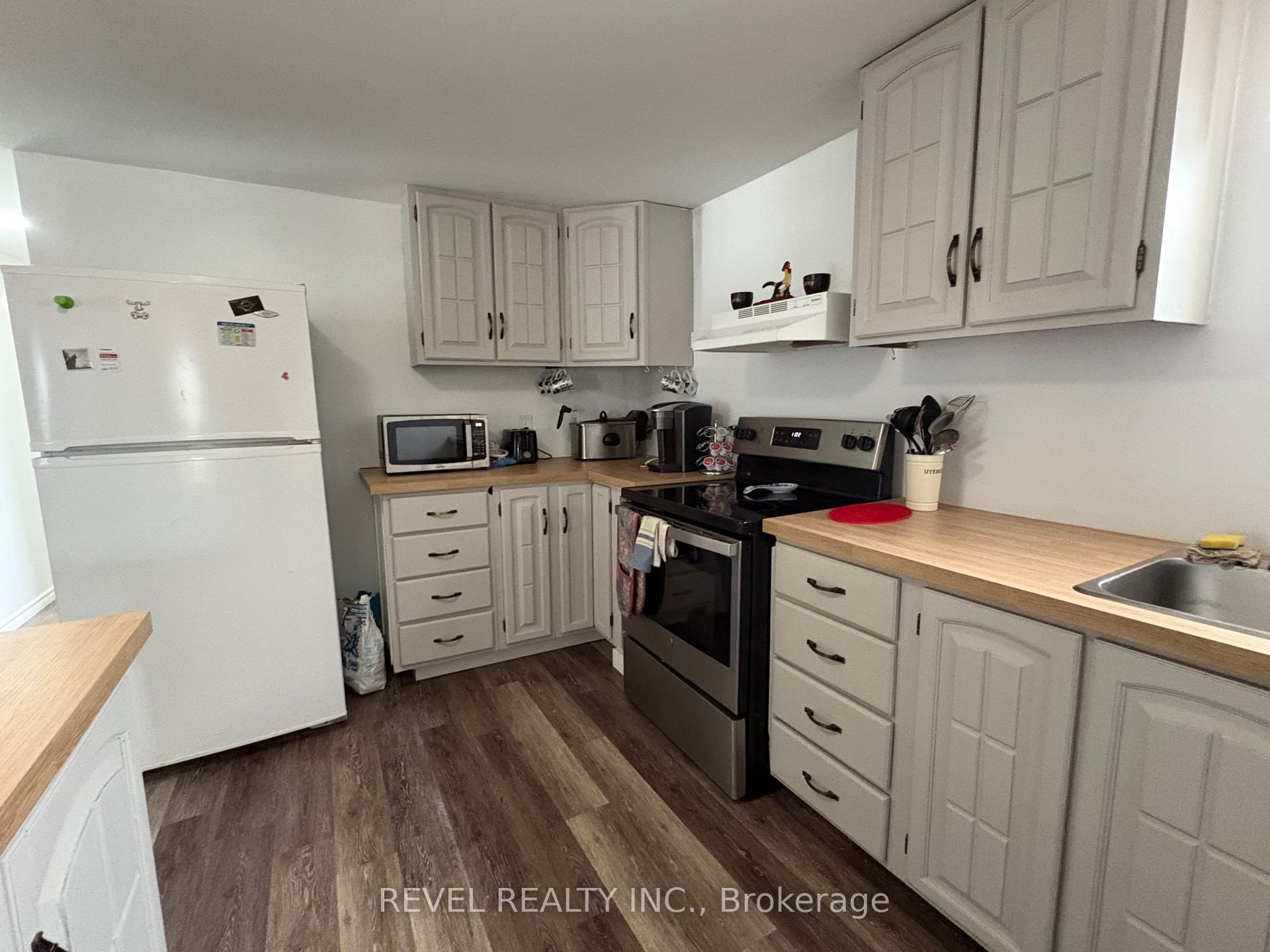 Photo 6 of 13 King Street, Cochrane — HOMEH