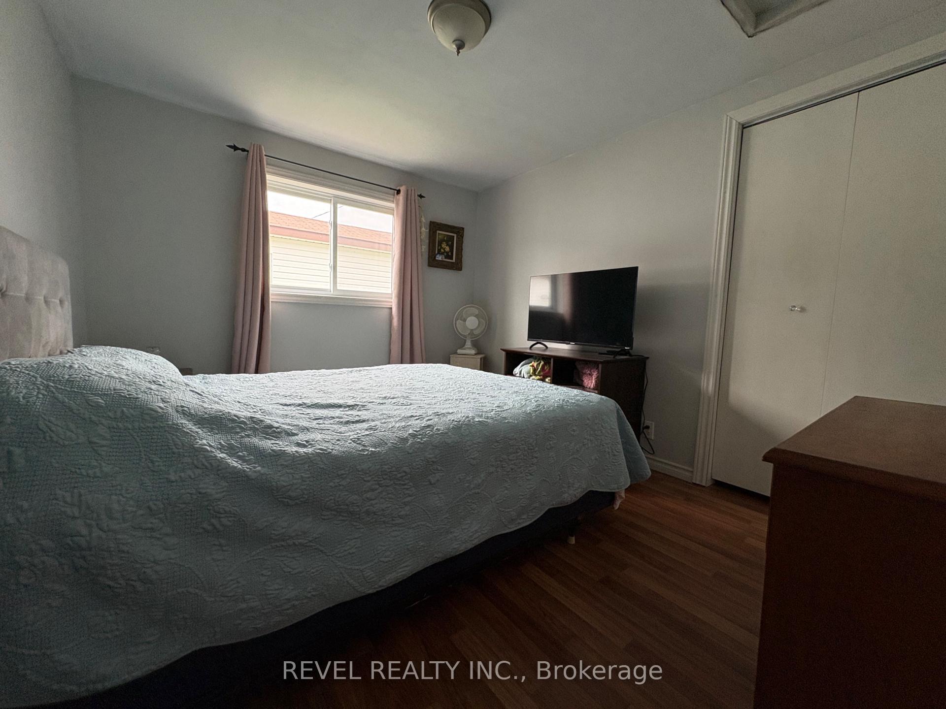 Photo 13 of 13 King Street, Cochrane — HOMEH