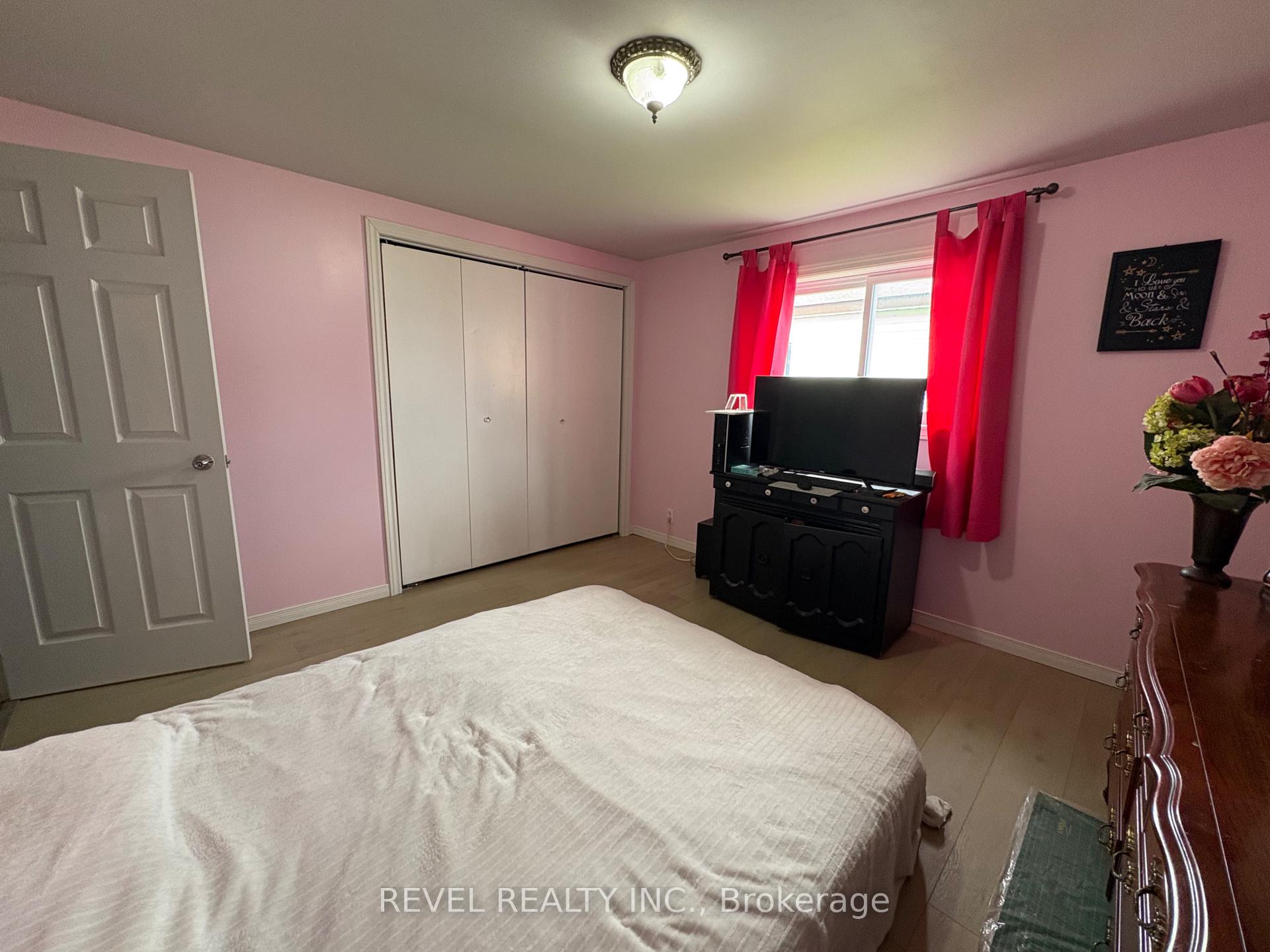 Photo 14 of 13 King Street, Cochrane — HOMEH