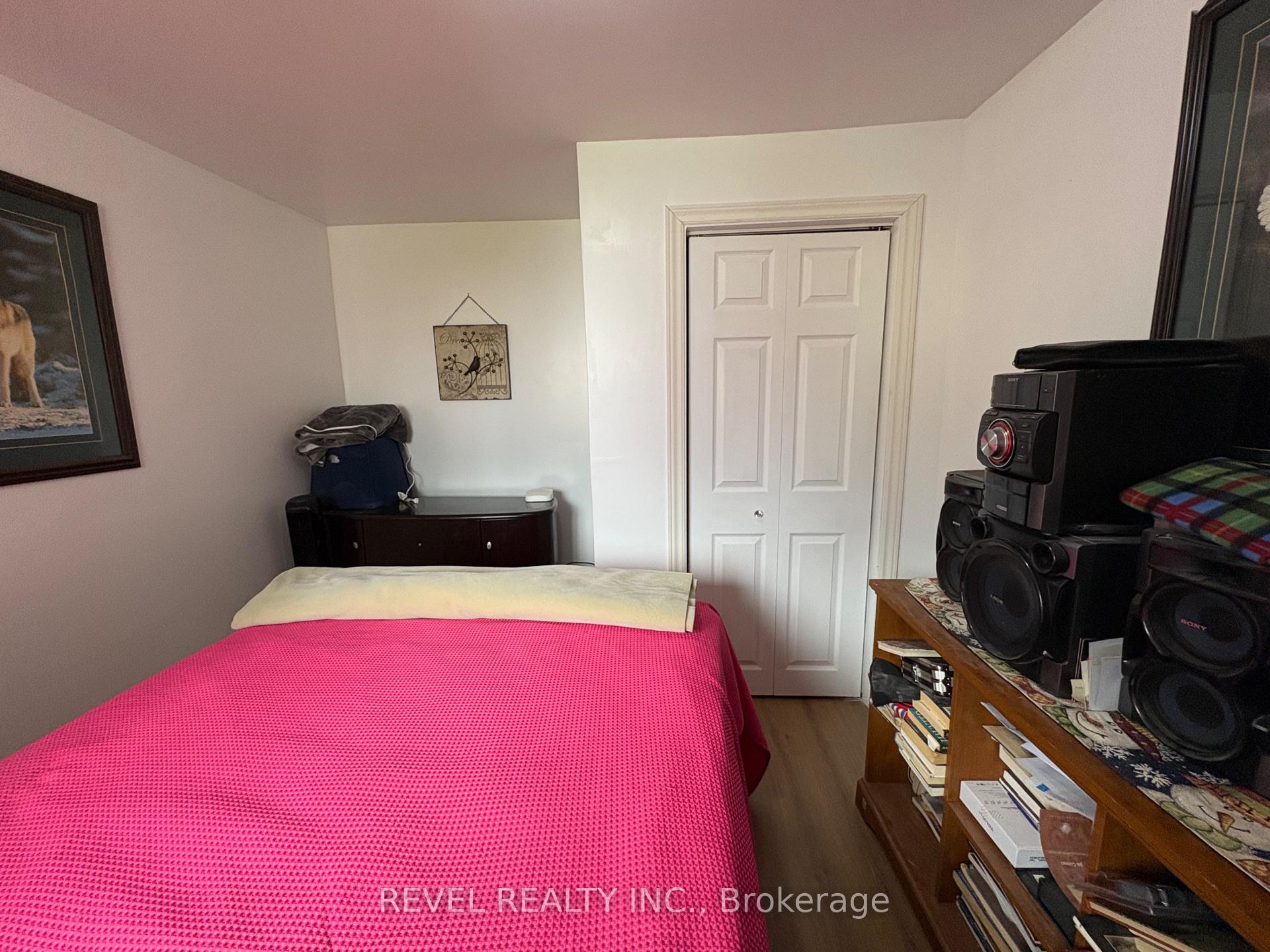 Photo 16 of 13 King Street, Cochrane — HOMEH
