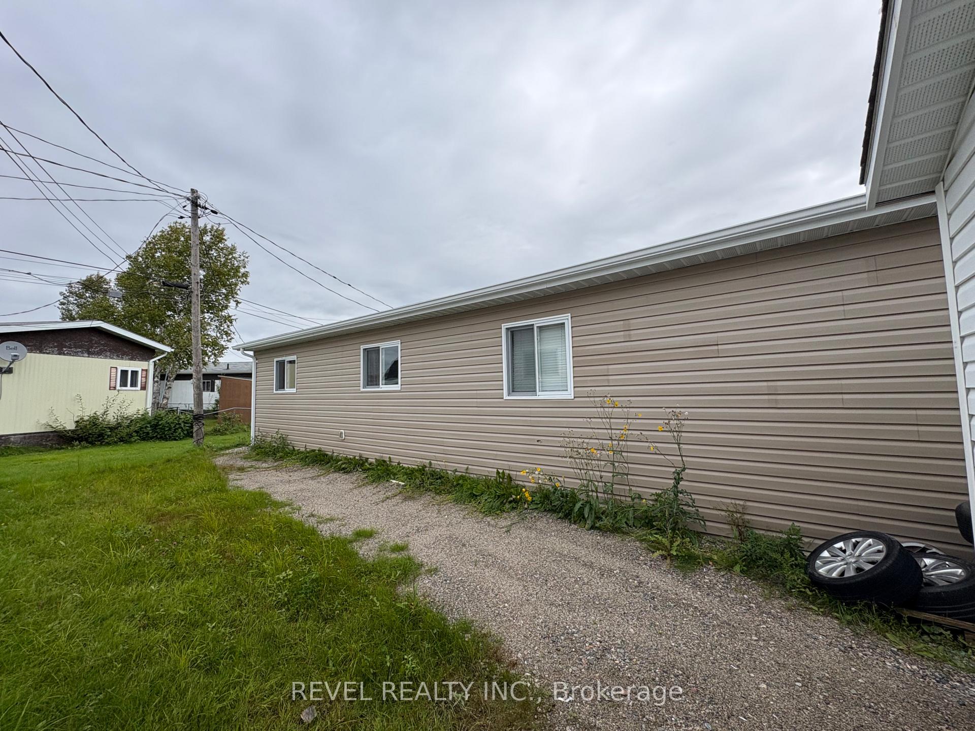 Photo 22 of 13 King Street, Cochrane — HOMEH