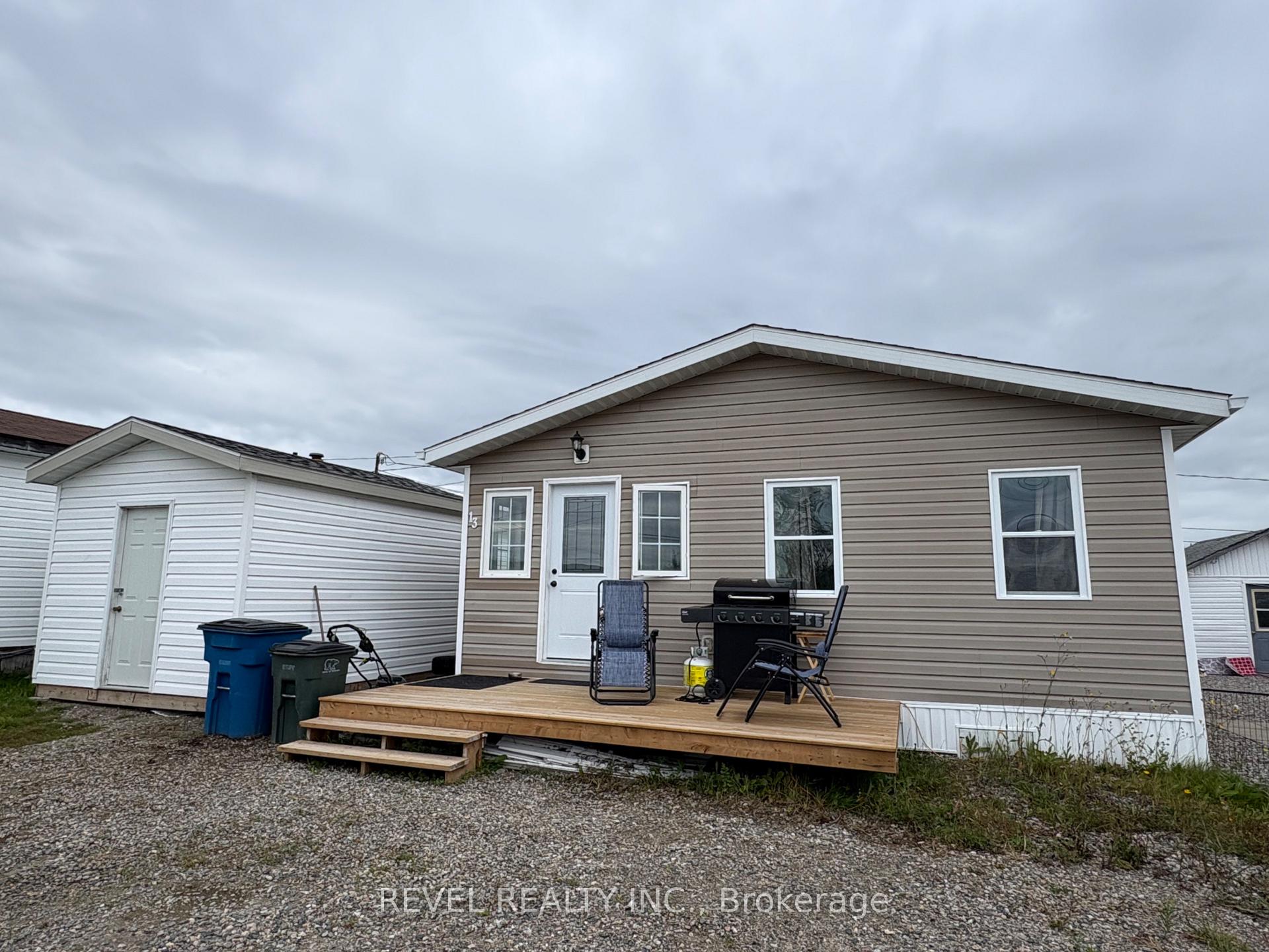 Photo 23 of 13 King Street, Cochrane — HOMEH