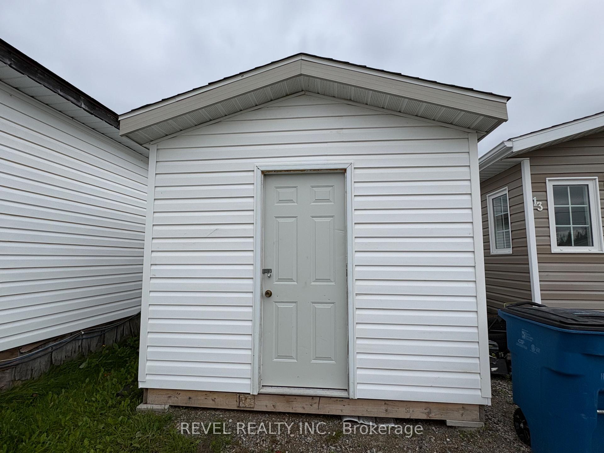 Photo 24 of 13 King Street, Cochrane — HOMEH