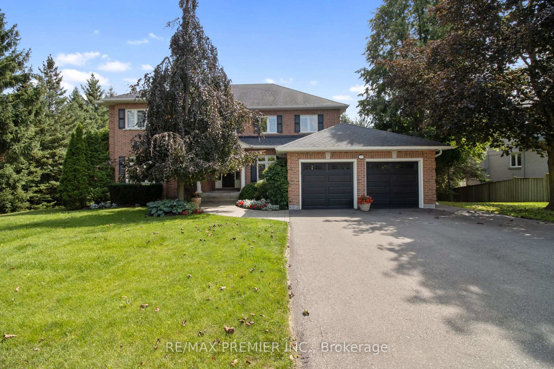 Front of 19 Stockdale Crescent
