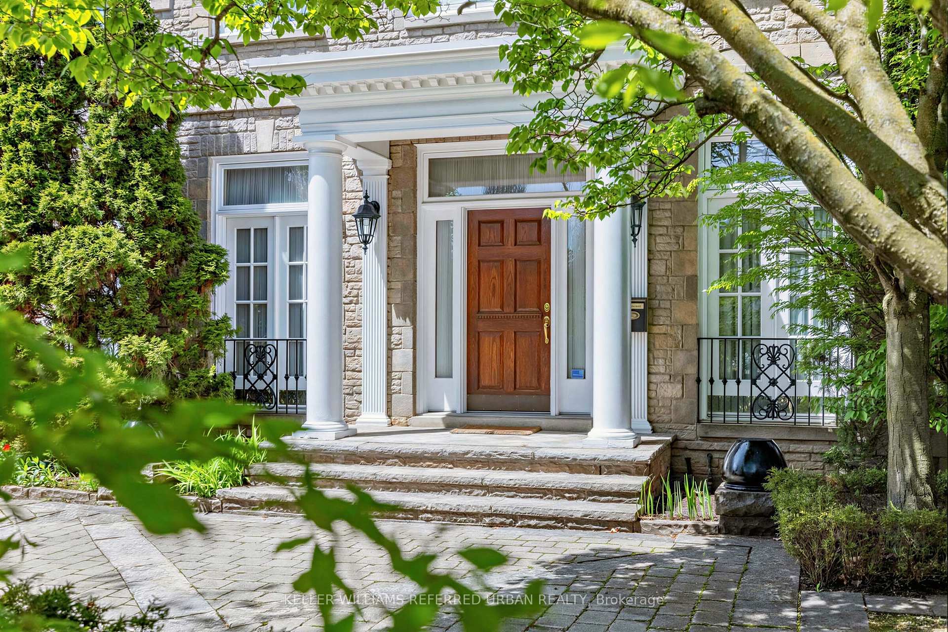 Photo 5 of 44 Cotswold Crescent, North York, St. Andrew-Windfields — HOMEH