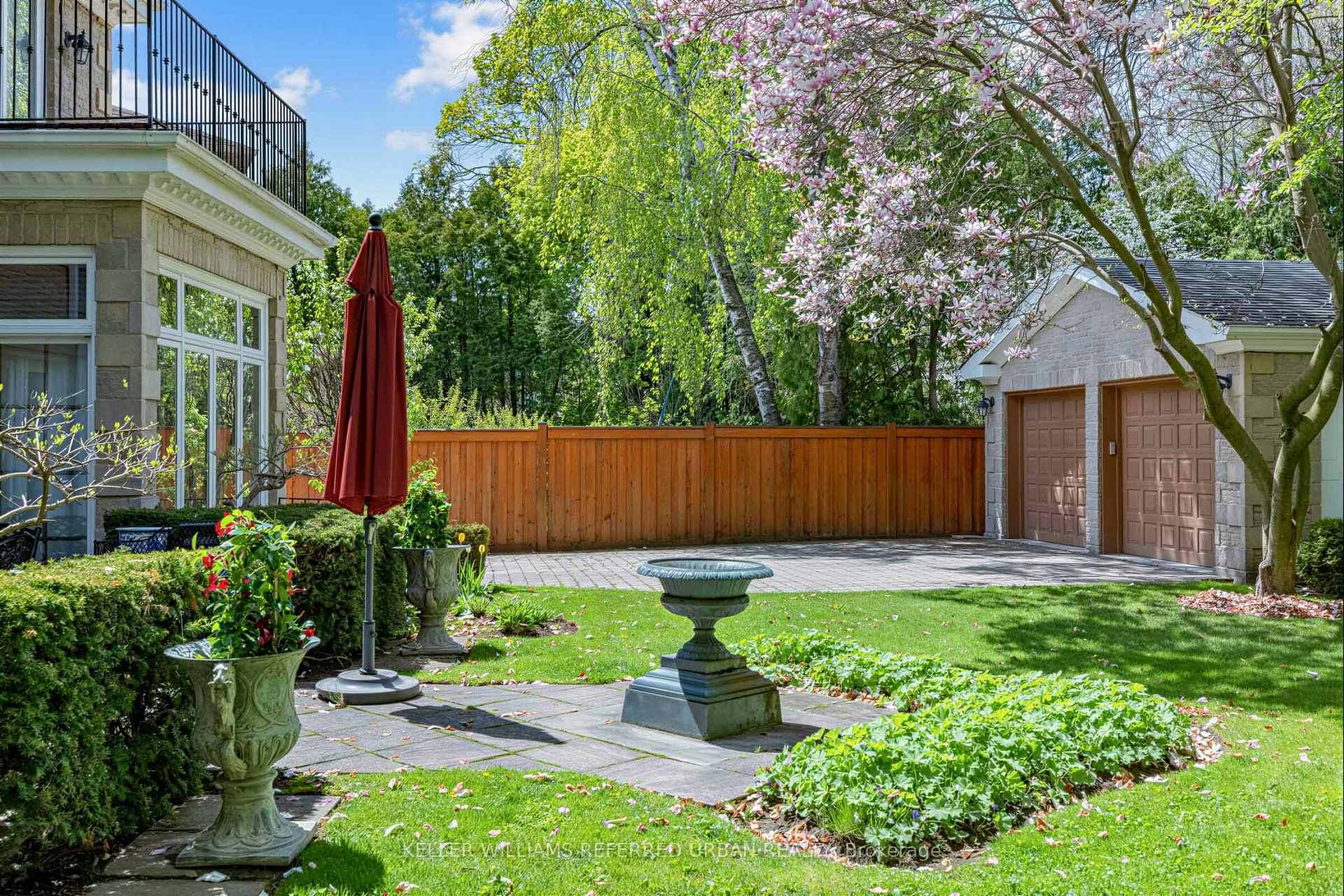 Photo 11 of 44 Cotswold Crescent, North York, St. Andrew-Windfields — HOMEH