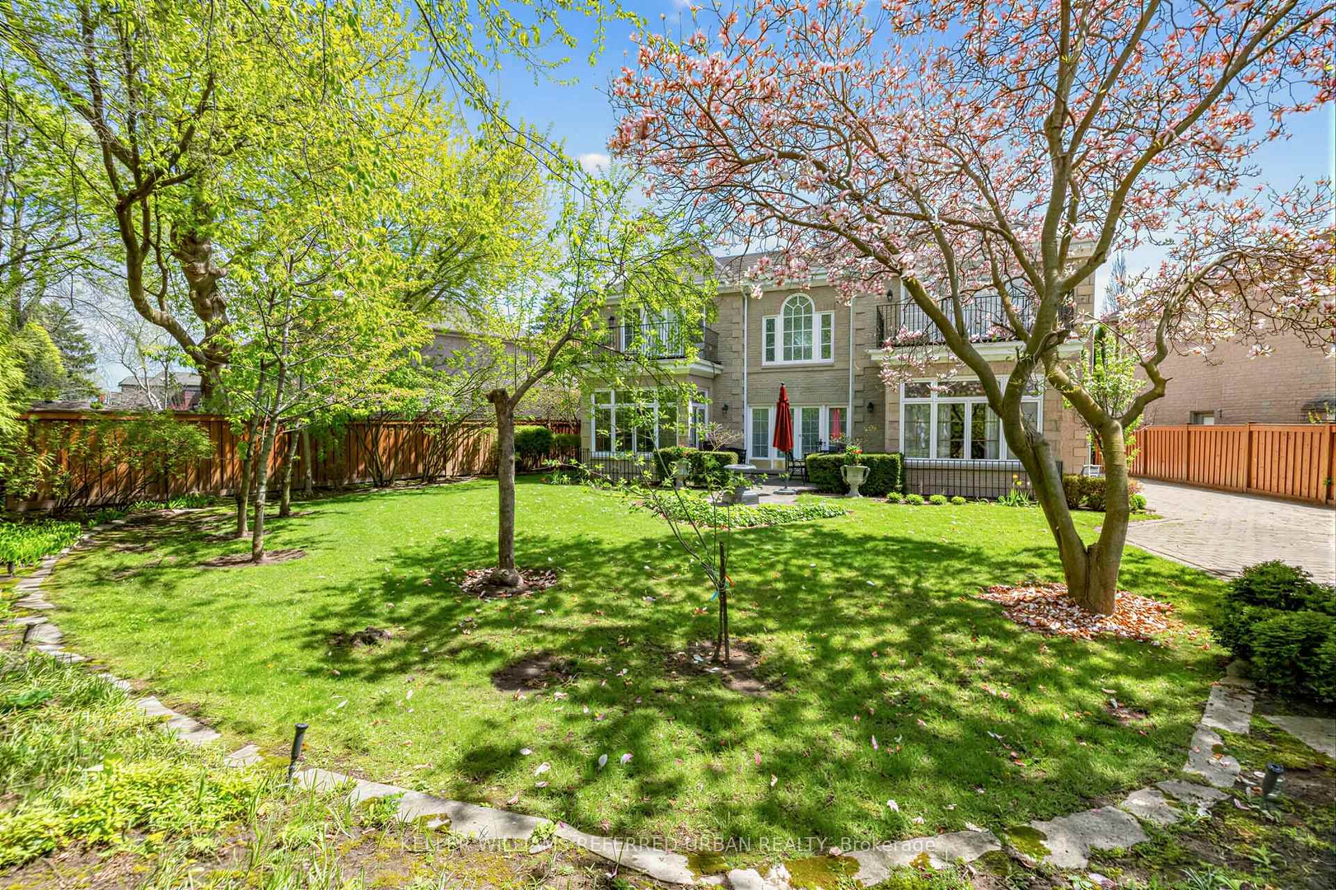 Photo 13 of 44 Cotswold Crescent, North York, St. Andrew-Windfields — HOMEH