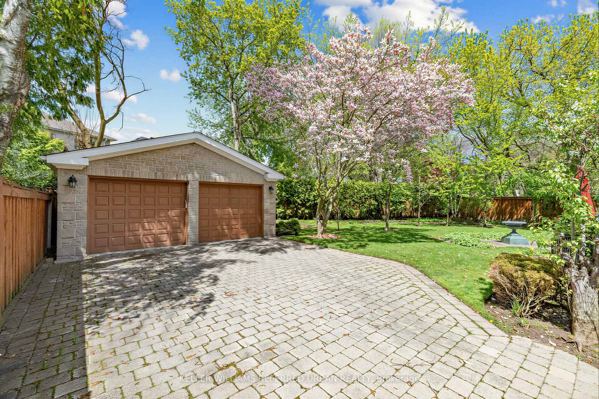 Photo 16 of 44 Cotswold Crescent, North York, St. Andrew-Windfields — HOMEH