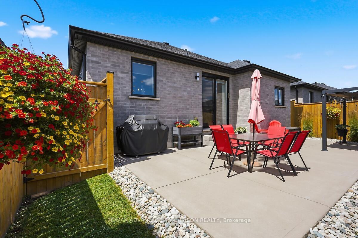 Photo 13 of Unit 26, 383 Daventry Way, Middlesex Centre, Kilworth — HOMEH