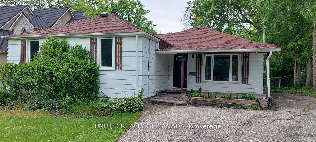 Photo 5 of Unit Main, 126 Weldrick Road W, Richmond Hill, North Richvale — HOMEH