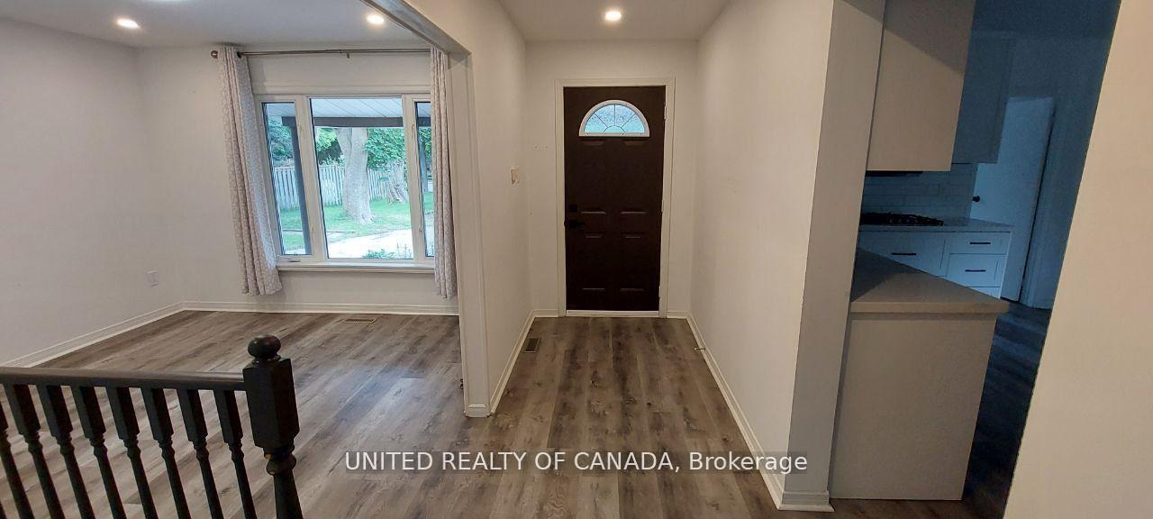 Photo 9 of Unit Main, 126 Weldrick Road W, Richmond Hill, North Richvale — HOMEH