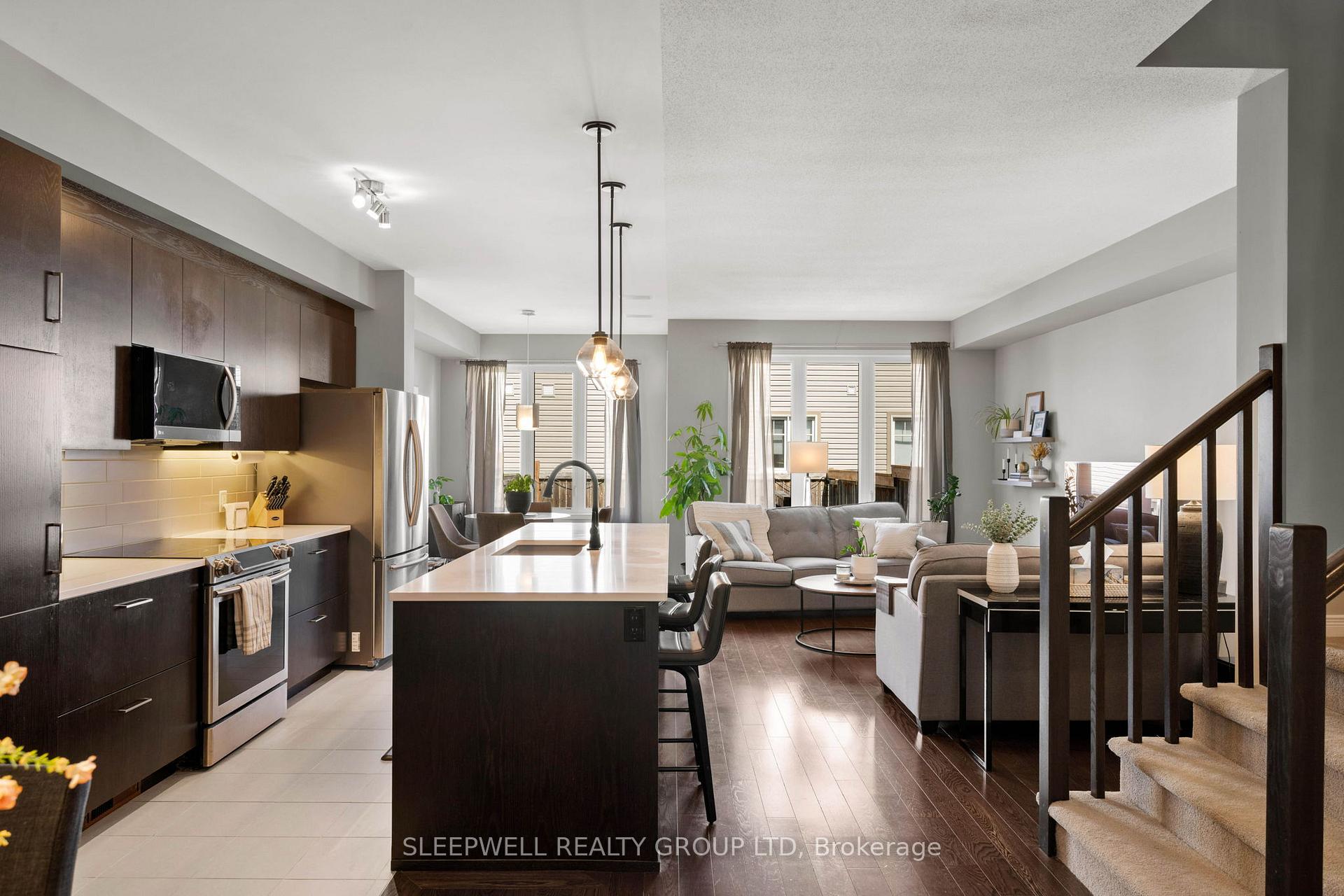 Photo 7 of 147 Westphalian Avenue, Ottawa, Kanata - Emerald Meadows/Trailwest — HOMEH