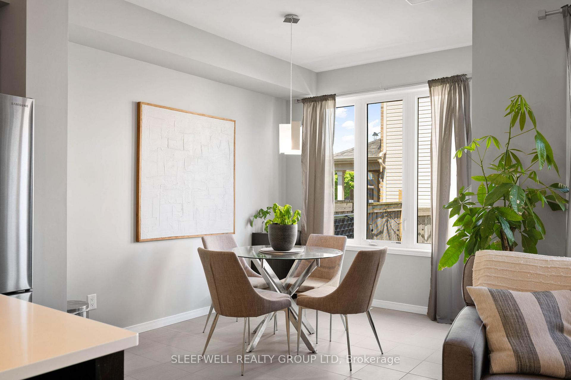 Photo 11 of 147 Westphalian Avenue, Ottawa, Kanata - Emerald Meadows/Trailwest — HOMEH
