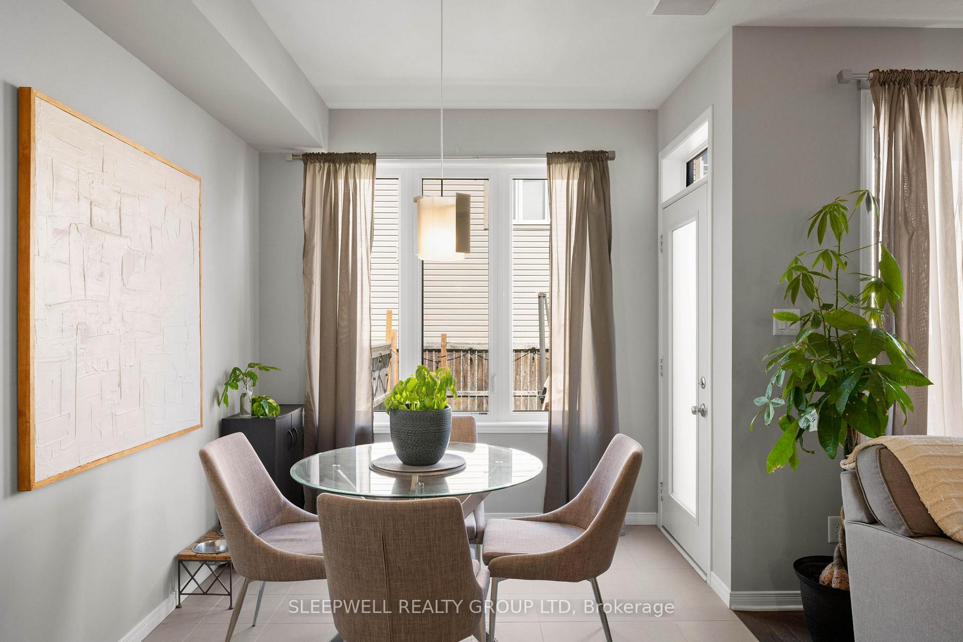 Photo 12 of 147 Westphalian Avenue, Ottawa, Kanata - Emerald Meadows/Trailwest — HOMEH