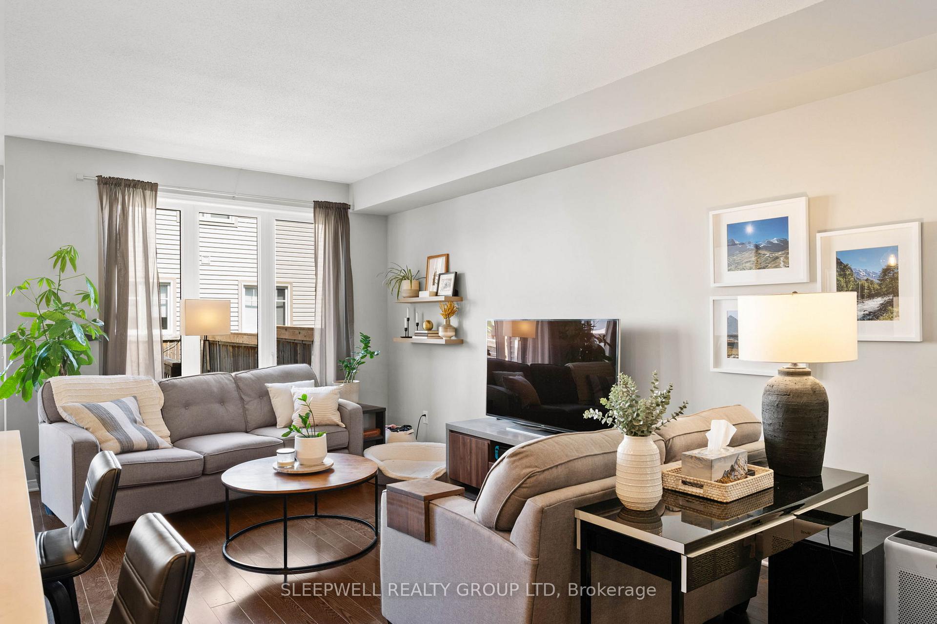 Photo 13 of 147 Westphalian Avenue, Ottawa, Kanata - Emerald Meadows/Trailwest — HOMEH