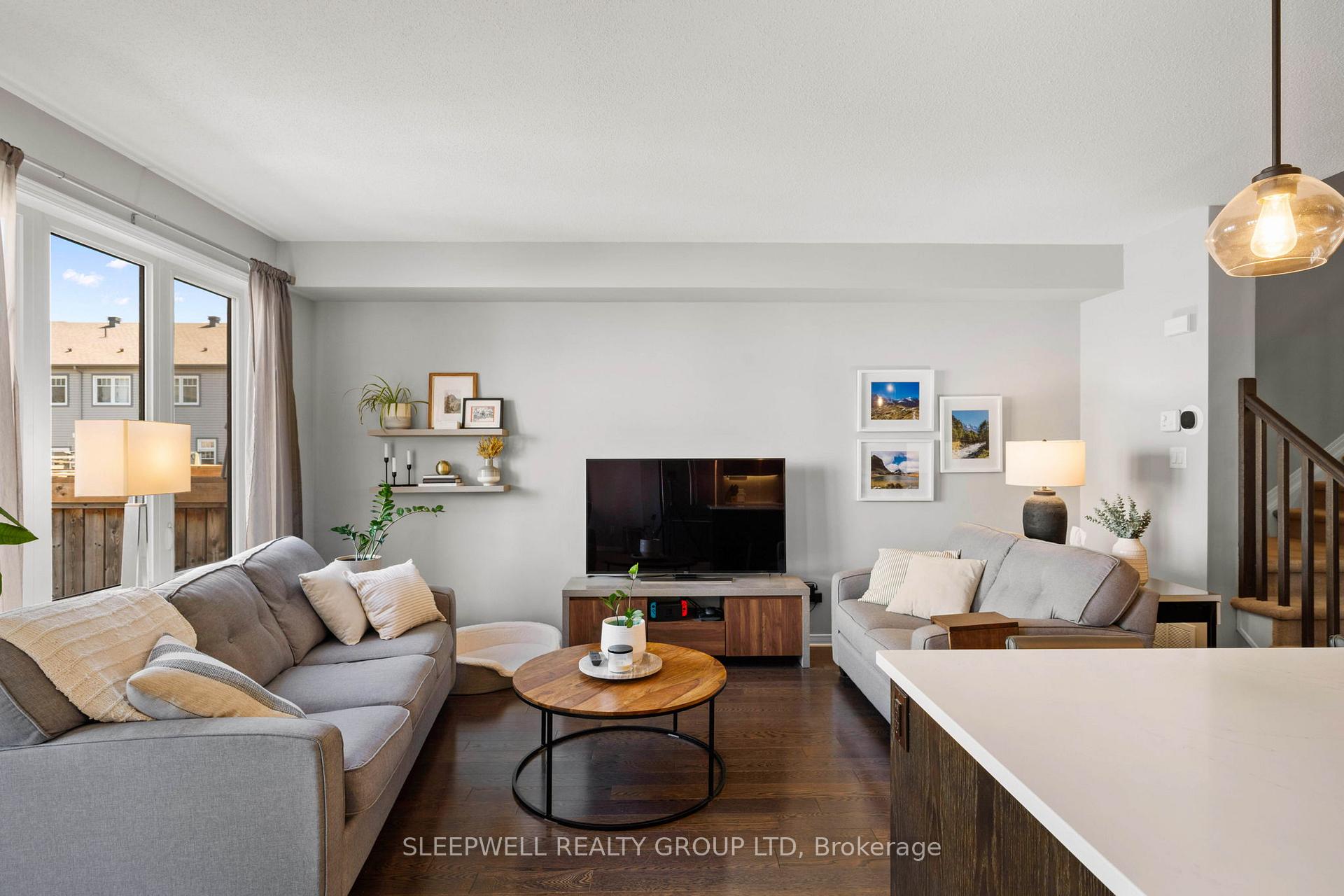 Photo 14 of 147 Westphalian Avenue, Ottawa, Kanata - Emerald Meadows/Trailwest — HOMEH