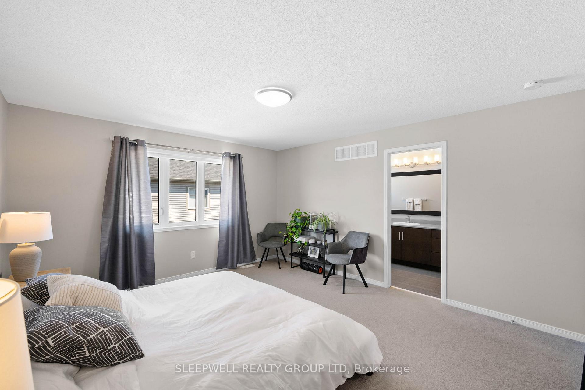 Photo 18 of 147 Westphalian Avenue, Ottawa, Kanata - Emerald Meadows/Trailwest — HOMEH